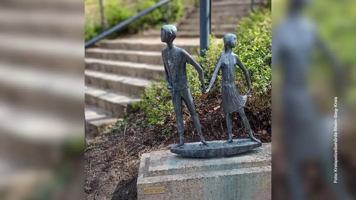 Bronzefigur „Hänsel und Gretel“ in Siegburg geklaut Skulptur-Diebstahl sorgt für Empörung