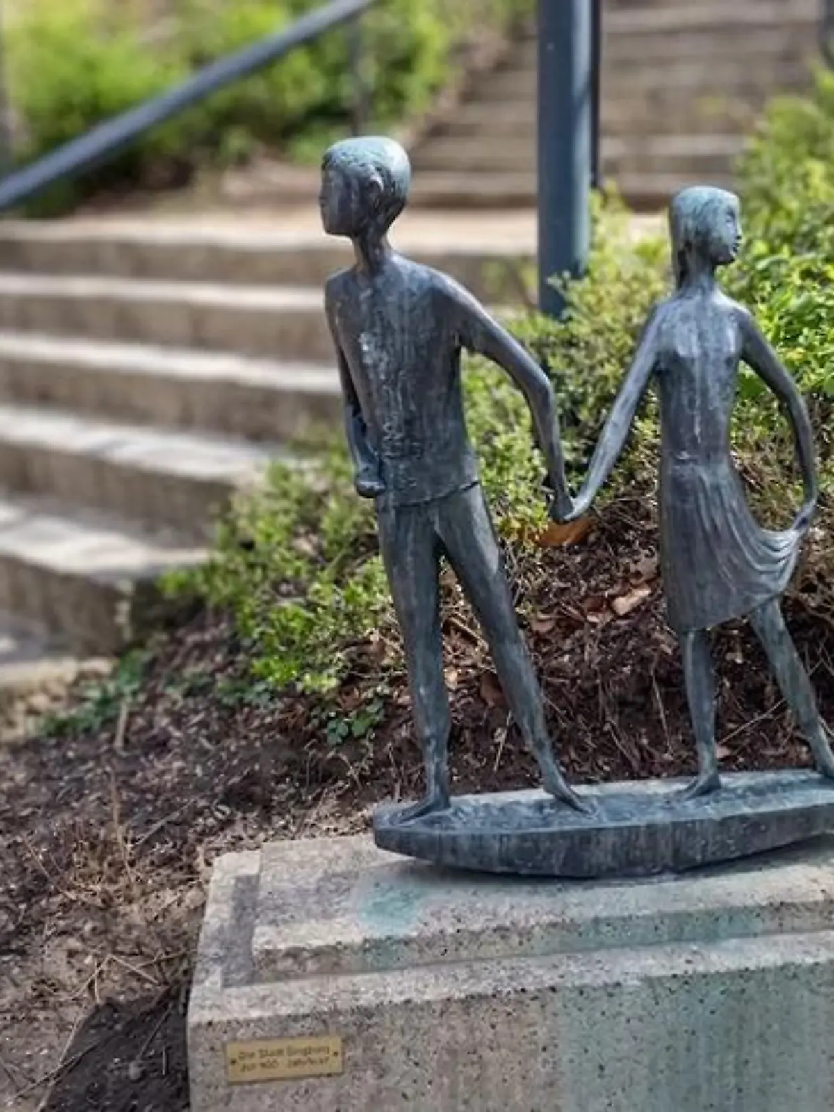 Bild zu: "Bronzefigur „Hänsel und Gretel“ in Siegburg geklaut"