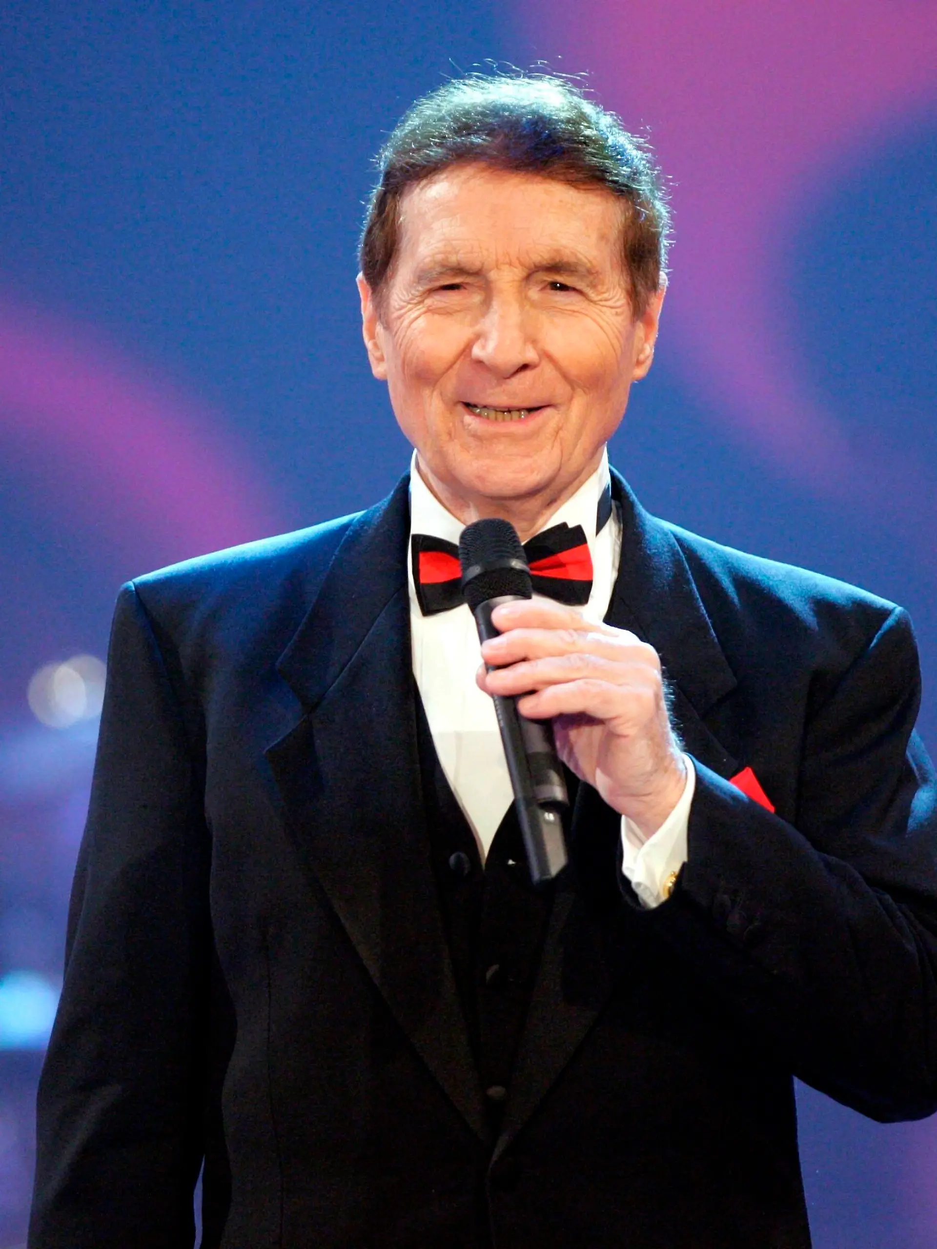 32/ TV: Freddy Quinn in der Fernsehshow WILLKOMMEN BEI CARMEN NEBEL, Musik, singer, Sänger Halle Deutschland, Germany *** 32 TV Freddy Quinn in the TV show WELCOME TO CARMEN NEBEL, music, singer, singer Halle Germany, Germany Copyright: xPOP-EYE/Scherfx 0008565800085658