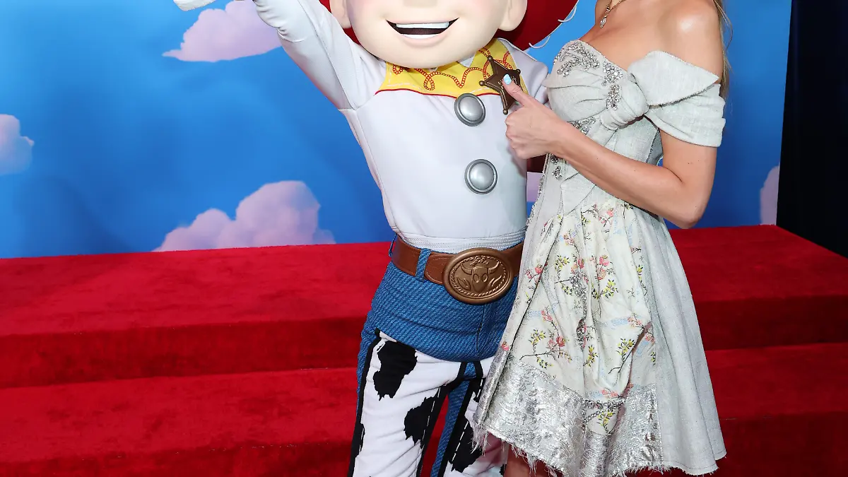 LOS ANGELES, CALIFORNIA - JUNE 09: Taylor Swift attends the Toy Story 5 Los Angeles World Premiere at Dolby Theatre in Los Angeles, California on June 09, 2026. (Photo by Kevin Mazur/Getty Images for for TAS Rights Management)