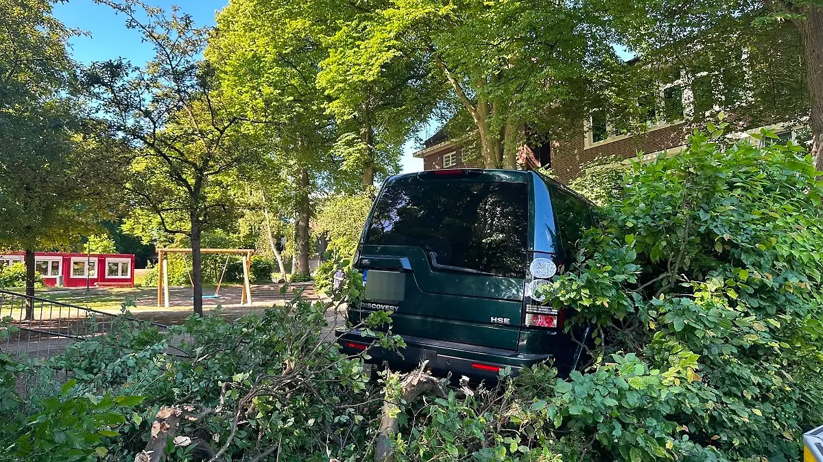 Bild zu: "Rentnerin überfährt mehrere Kinder vor Schule in Hamburg"