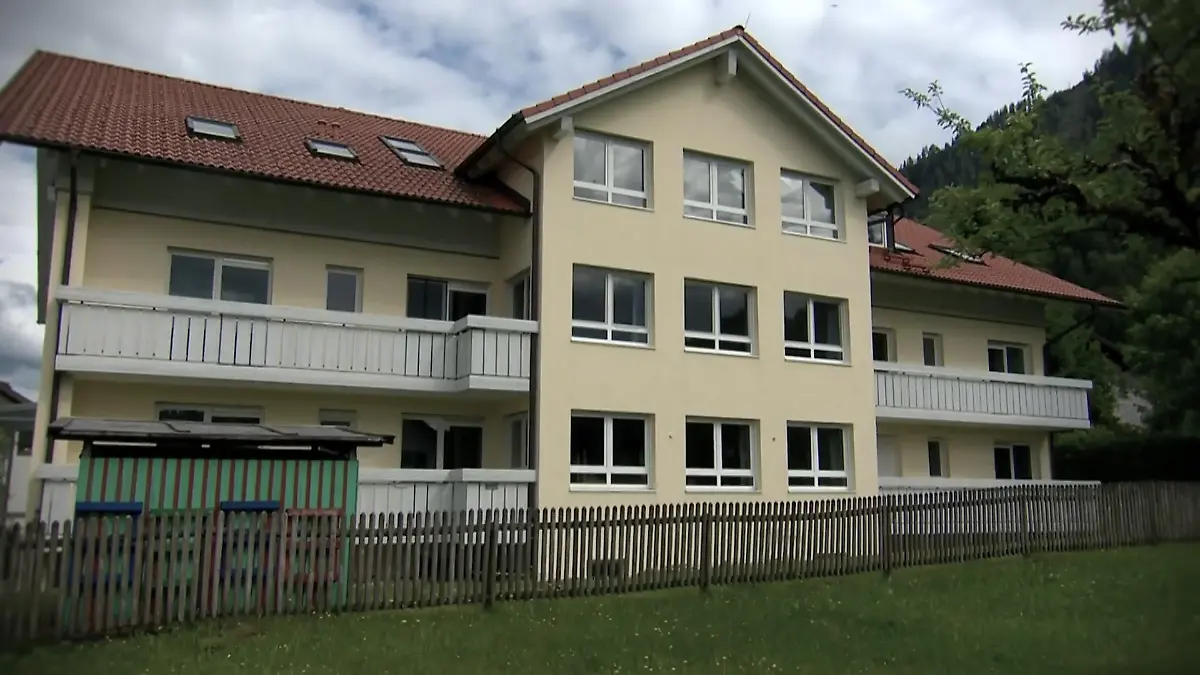 Was passierte in diesem Kinderheim im Allgäu? Nachbarn hören Kinder verzweifelt schreien!