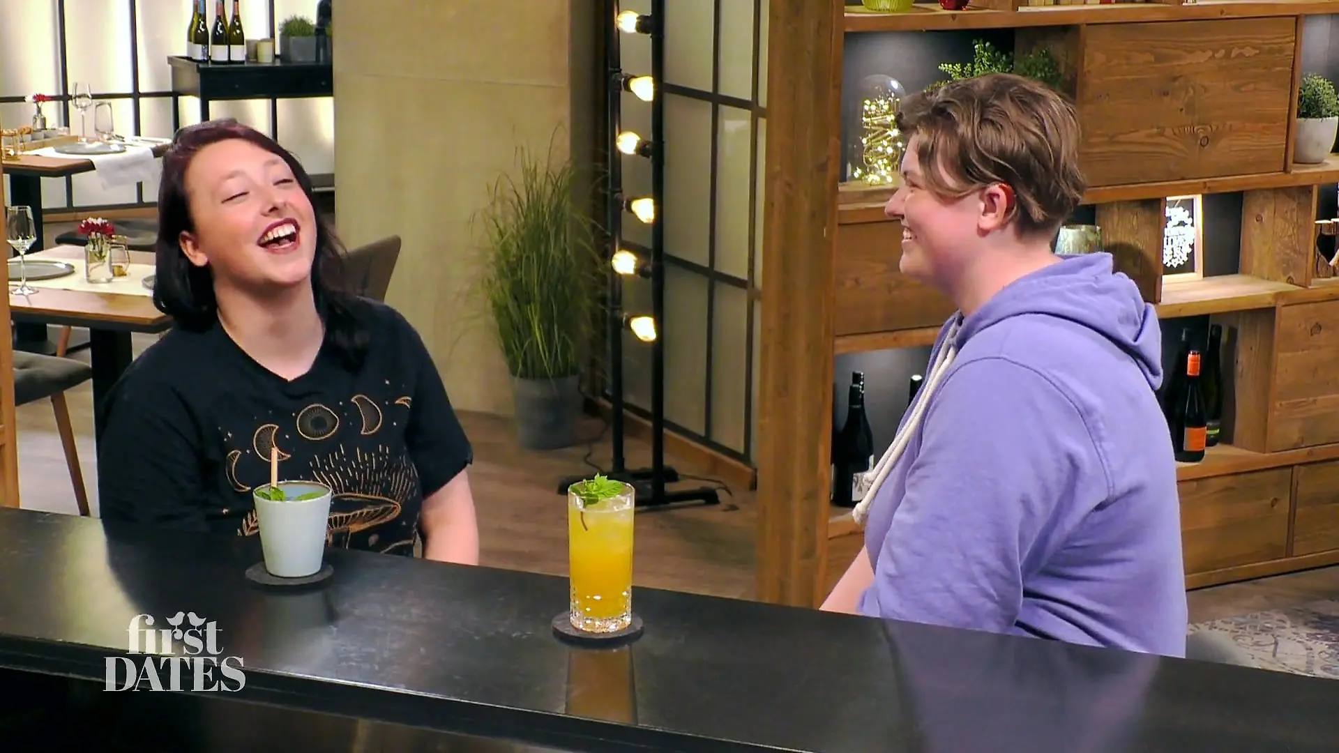 Larissa und Louisa: Zwei Date-Premieren im Restaurant Erstes Herzklopfen