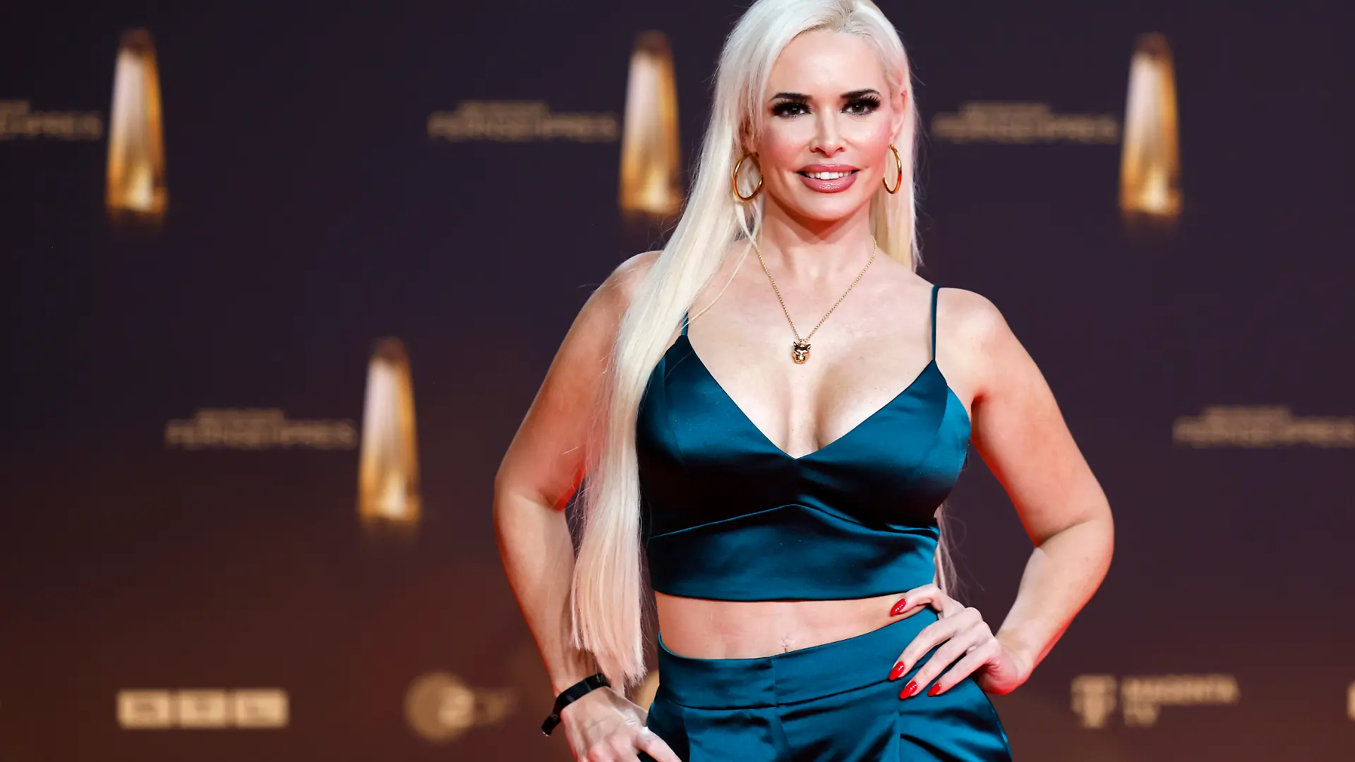 TV-Persönlichkeit Daniela Katzenberger zeigt ihren trainierten Body auf dem Red Carpet beim Deutschen Fernsehpreis 2024 in den MMC-Studios in Ossendorf. Daniela Katzenberger wurde am 1. Oktober 2024 38 Jahre alt. Köln, 25.09.2024