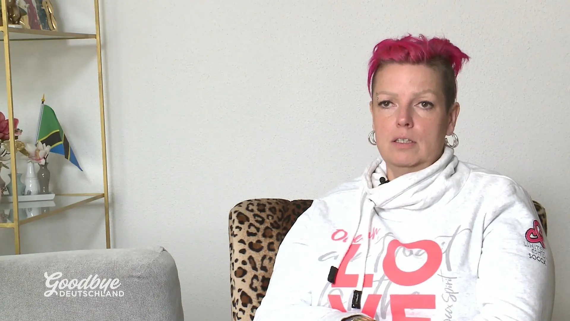 Berdon entpuppt sich als Ganove und raubt Janine aus Haus komplett leer geräumt