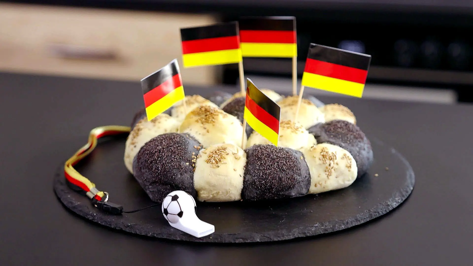 Schwarz-weiße Fußballbrötchen