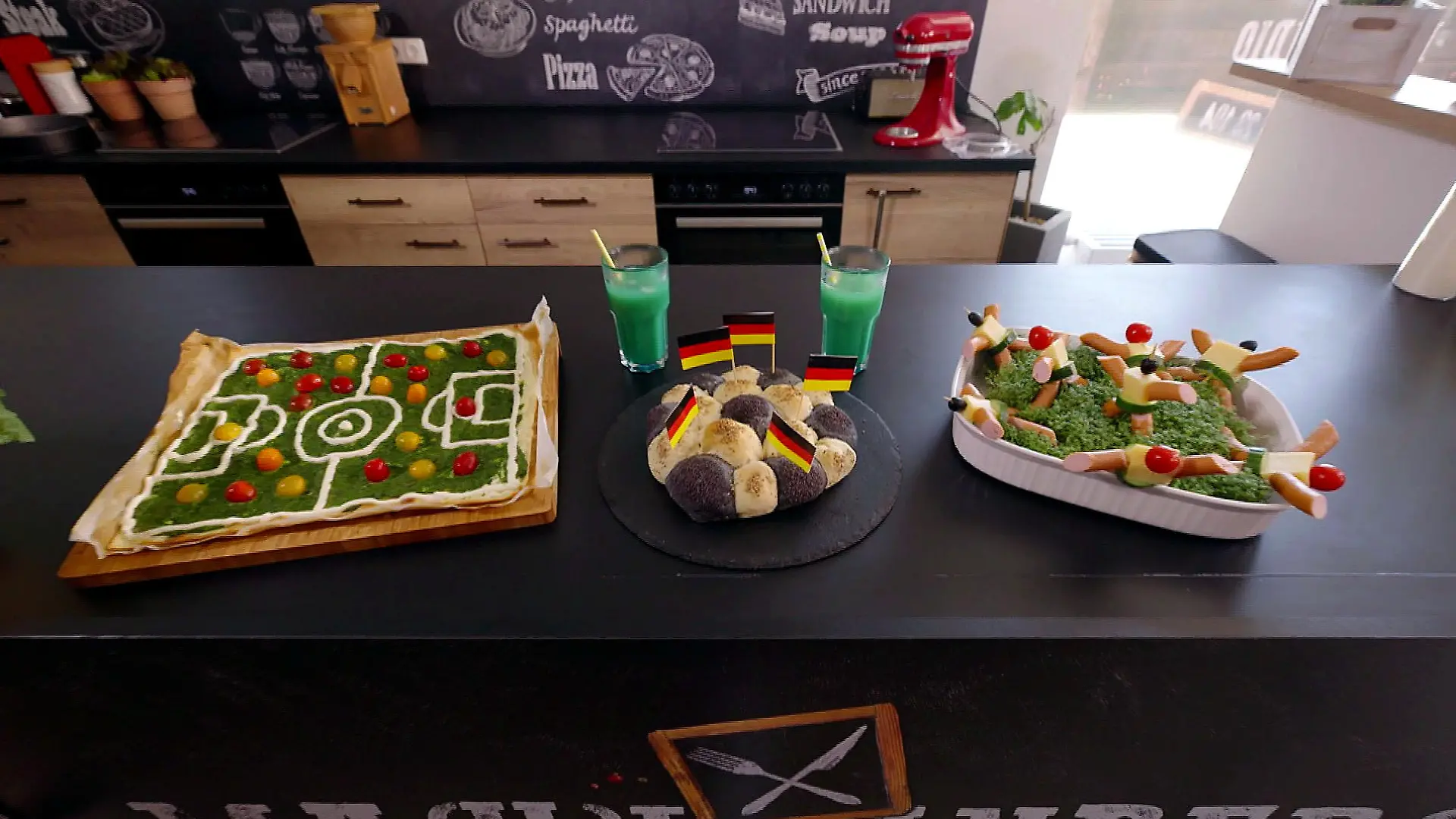 Kreative Fußball-Snacks für euer WM-Buffet Rasen zum Reinbeißen!