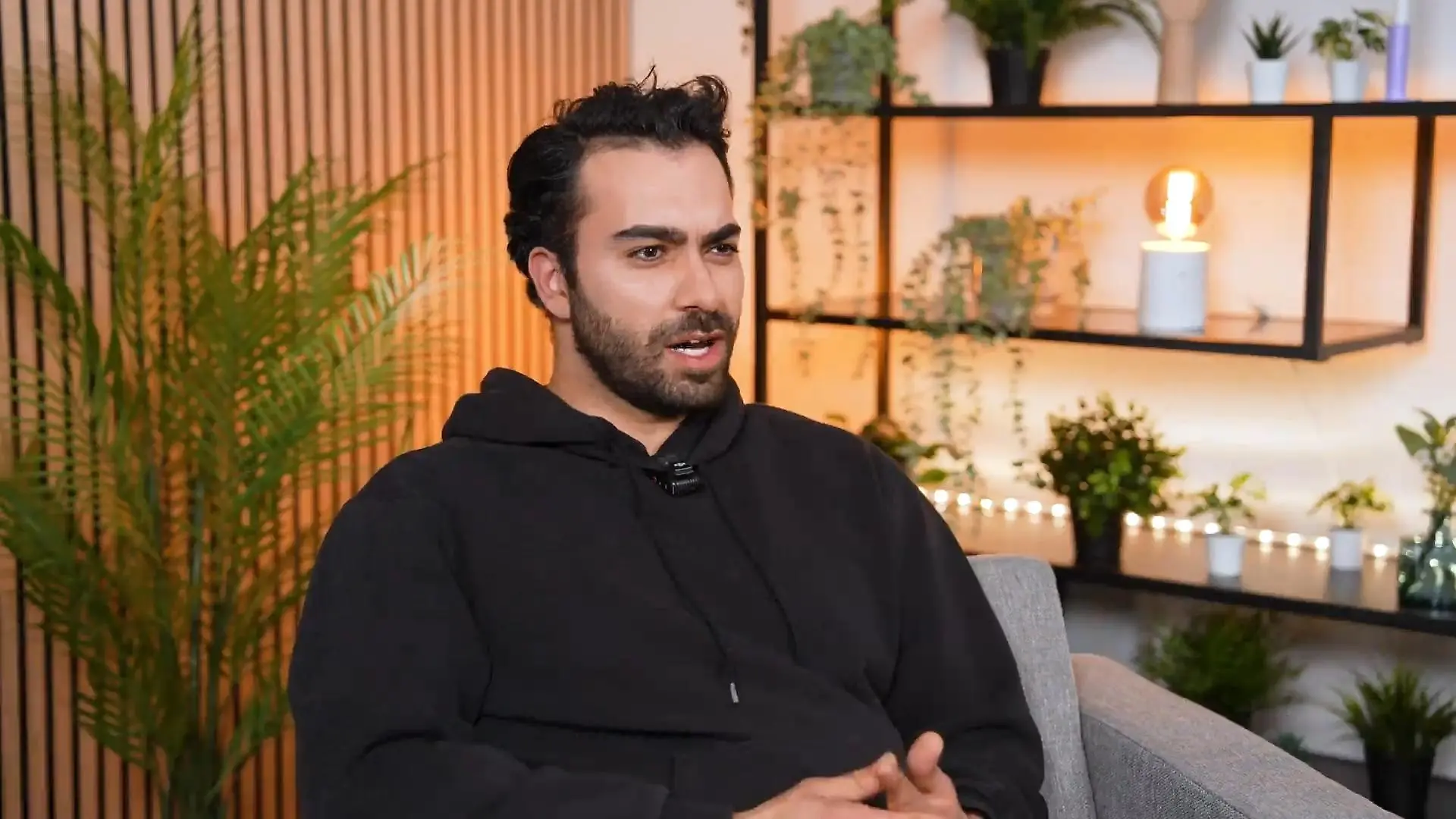 Metehan Demiröz beschreibt seine Traumfrau „Unter uns”-Star im Interview