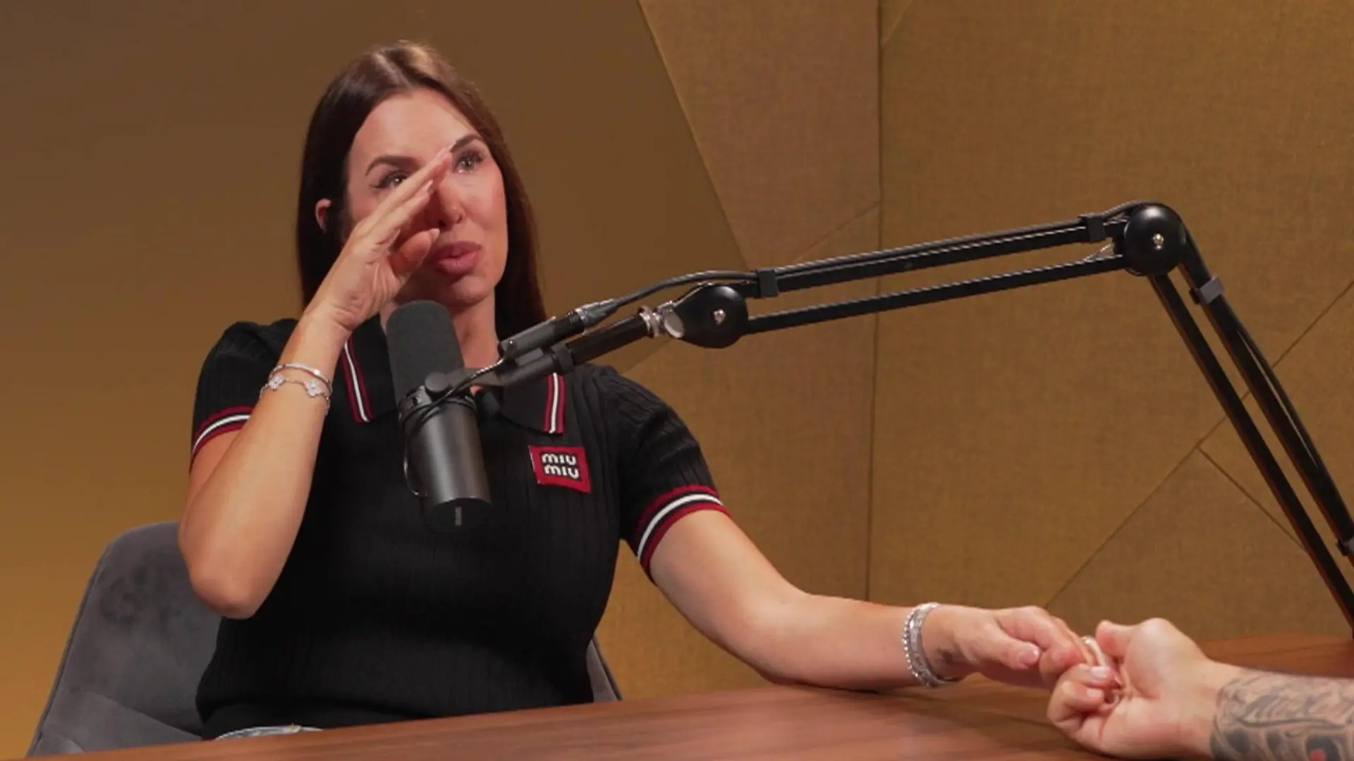 Tränen im Bushido-Podcast! Anna-Maria weint – weil Tochter DIESEN Wunsch hat „Unsere ganze Familie verändert sich gerade”