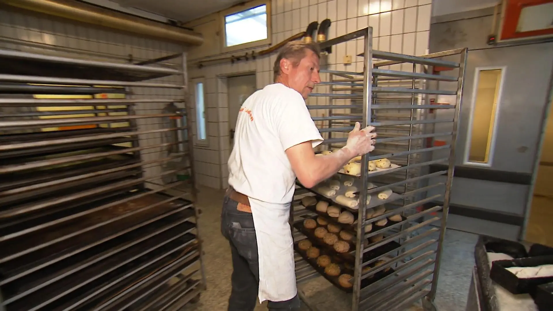 Bäcker schmeißt Laden allein 90 Stunden pro Woche