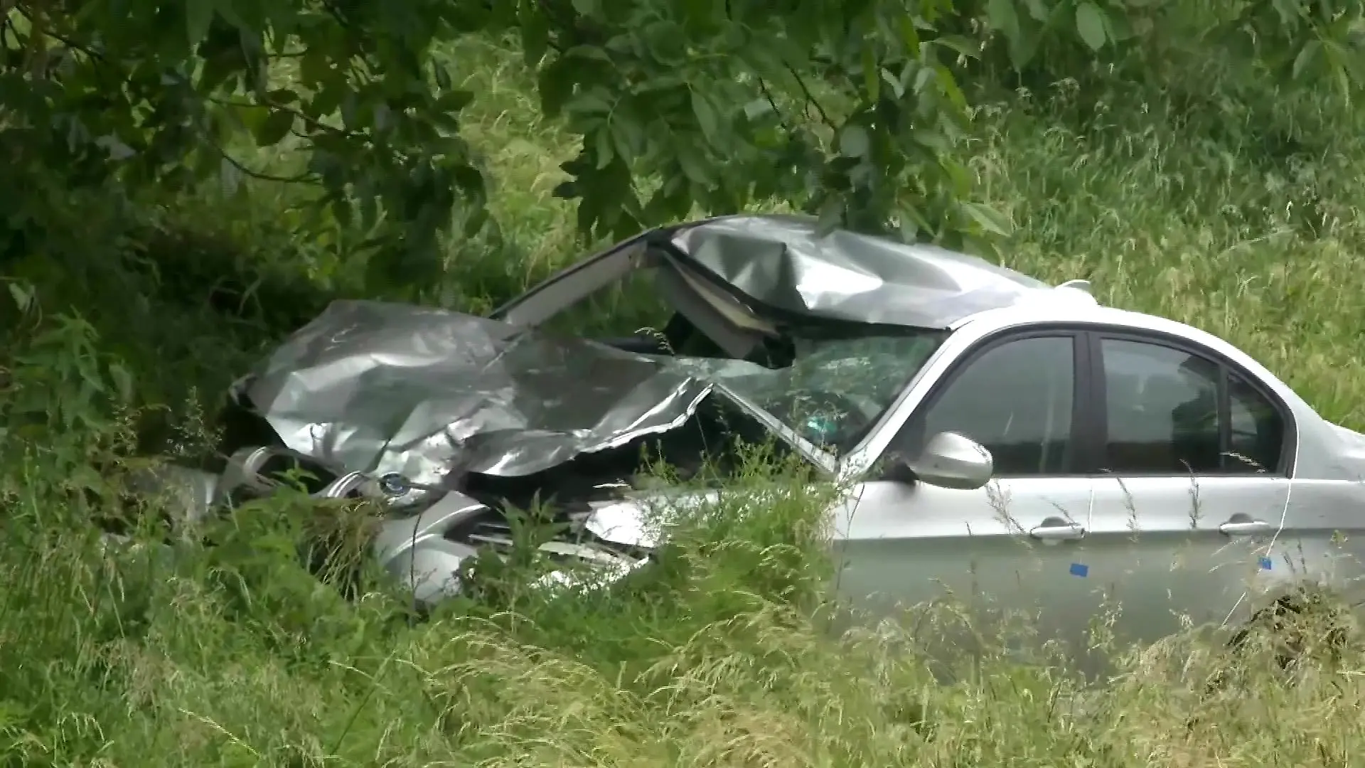 BMW rast in Schulgruppe! Polizei nimmt Person fest