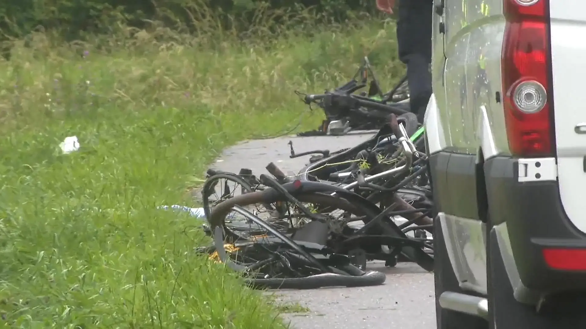 Auto rast in Schulkinder! Tote und Verletzte Fahrradtour endet tödlich