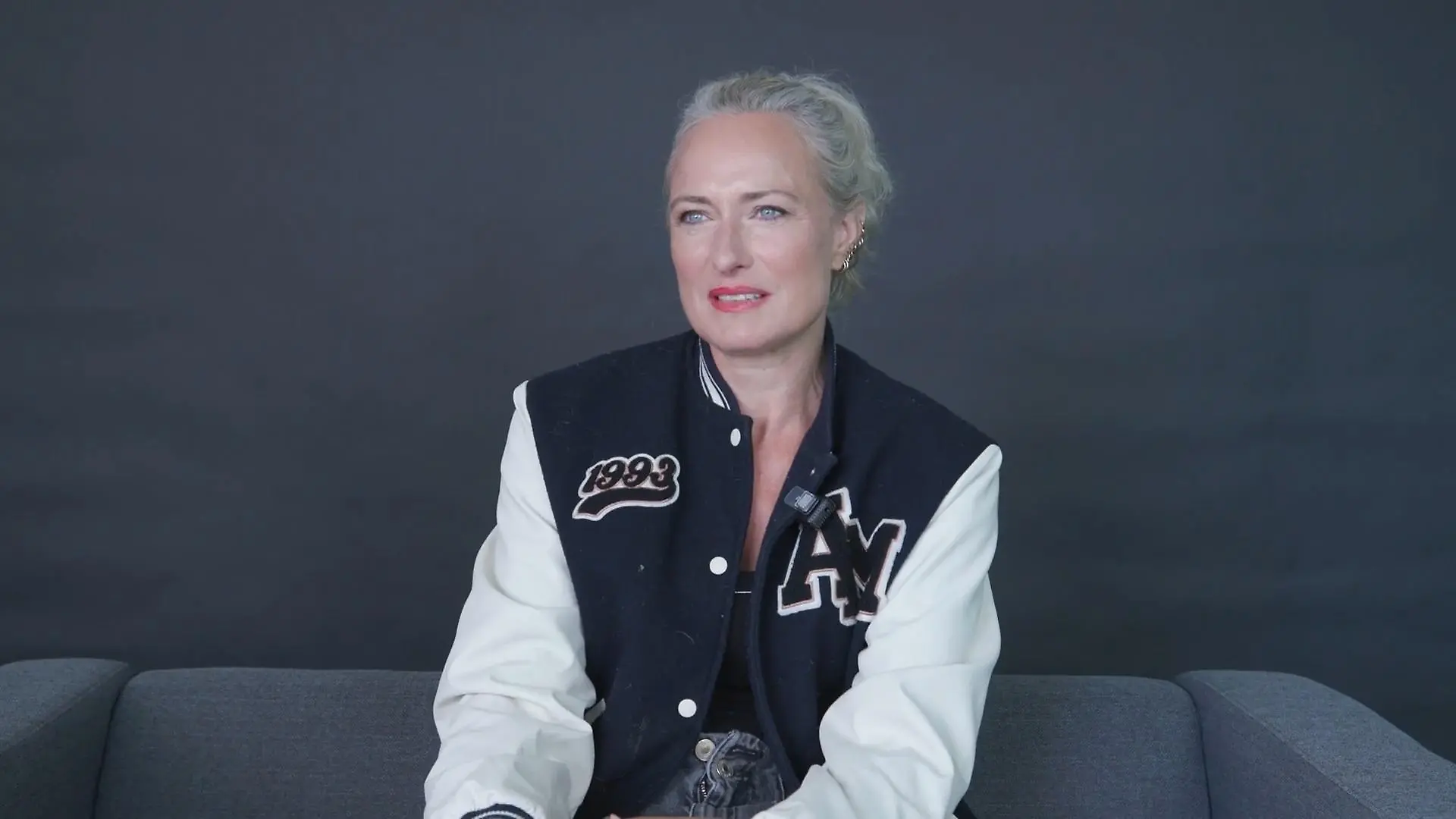Wie fühlt sich die 50 für Eva Mona Rodekirchen an? GZSZ-Star im Geburtstags-Interview