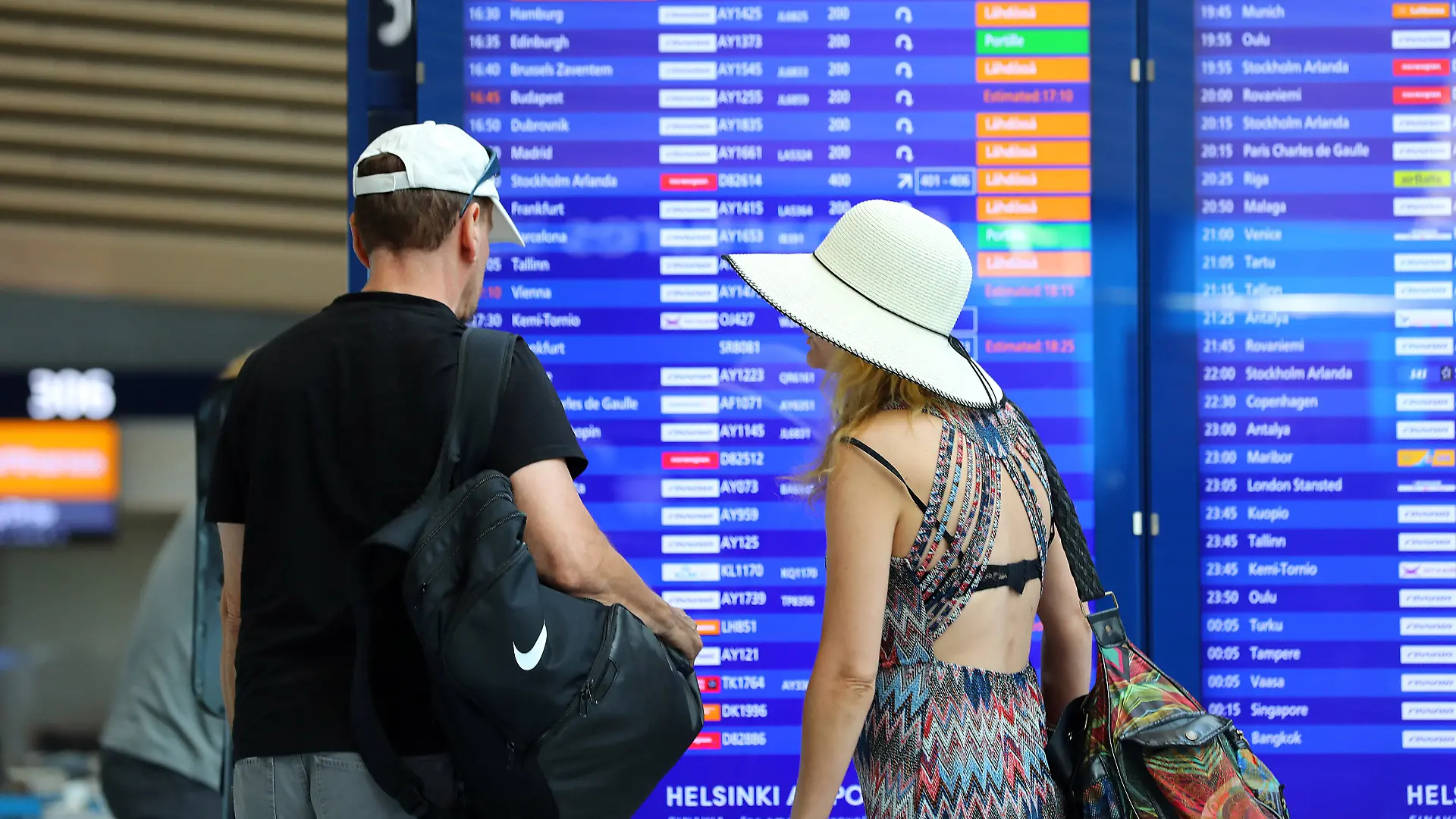 Wenn der Flieger verspätet ist oder erst gar nicht abhebt, haben Reisende Anspruch auf Entschädigung.