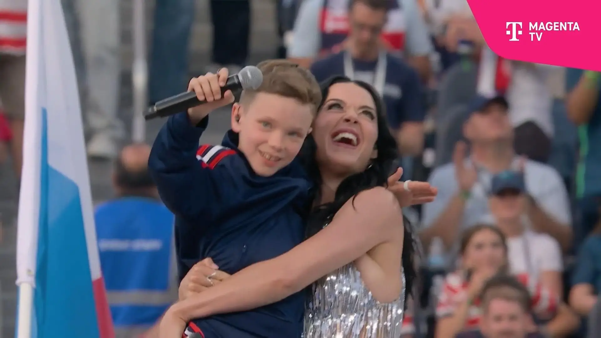 Bild von Katy Perry begeistert bei WM-Eröffnungsfeier – mit IHM an ihrer Seite!
