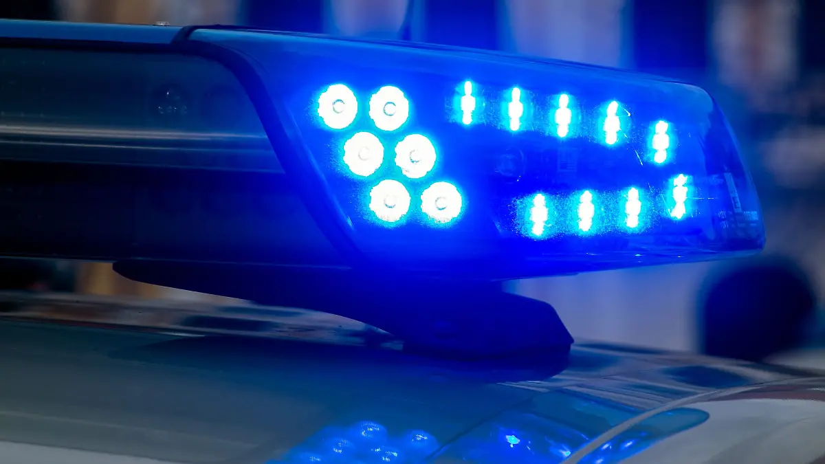 gro-einsatz-in-elsdorf-nrw-reizgas-attacke-bei-open-air-party-sechs-feiernde-im-krankenhaus