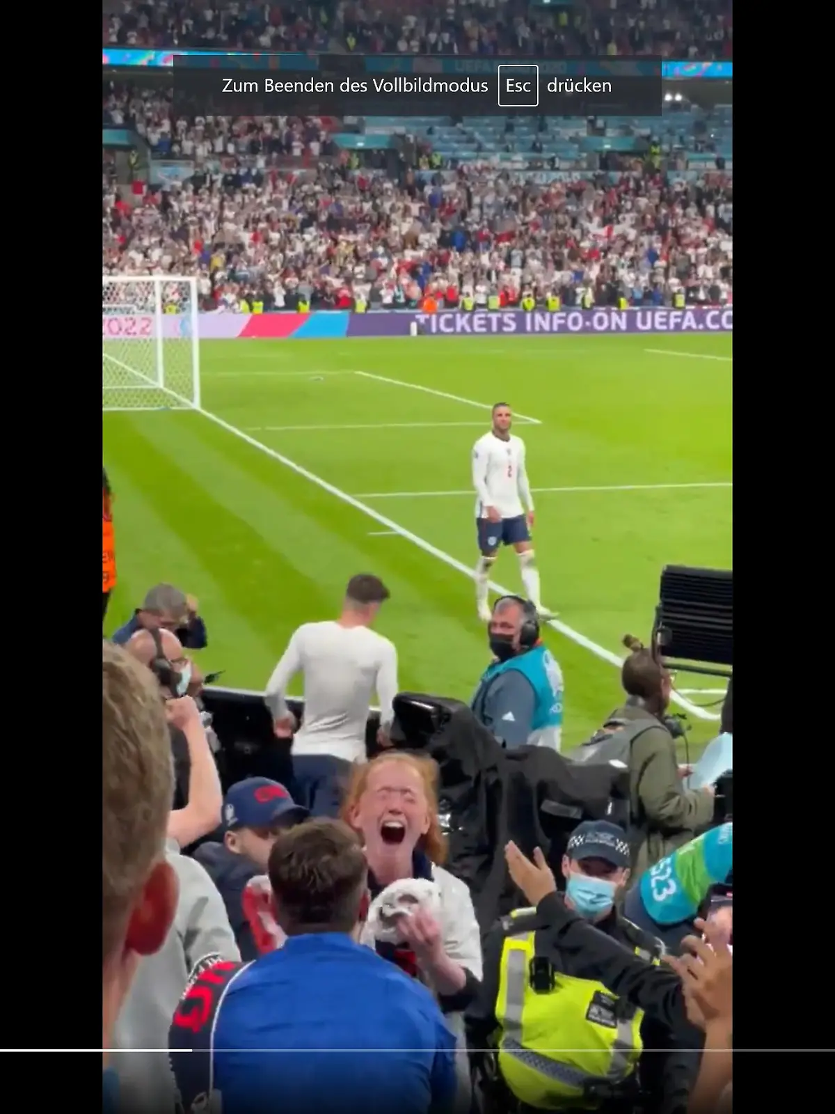 Mason Mount beschenkte nach dem Sieg gegen Dänemark ein Mädchen - sie konnte ihr Glück kaum fassen