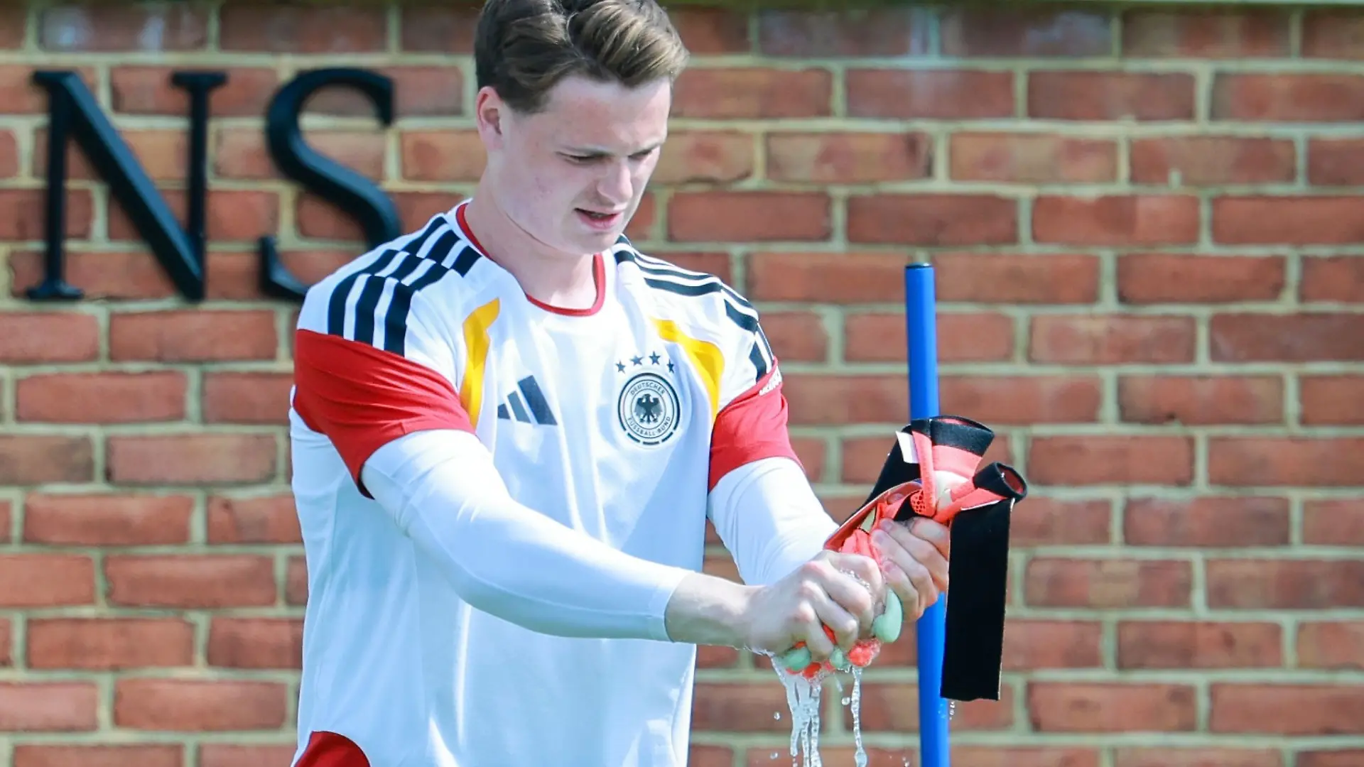 Jonas Urbig gehört nicht zum offiziellen DFB-Kader bei der WM.