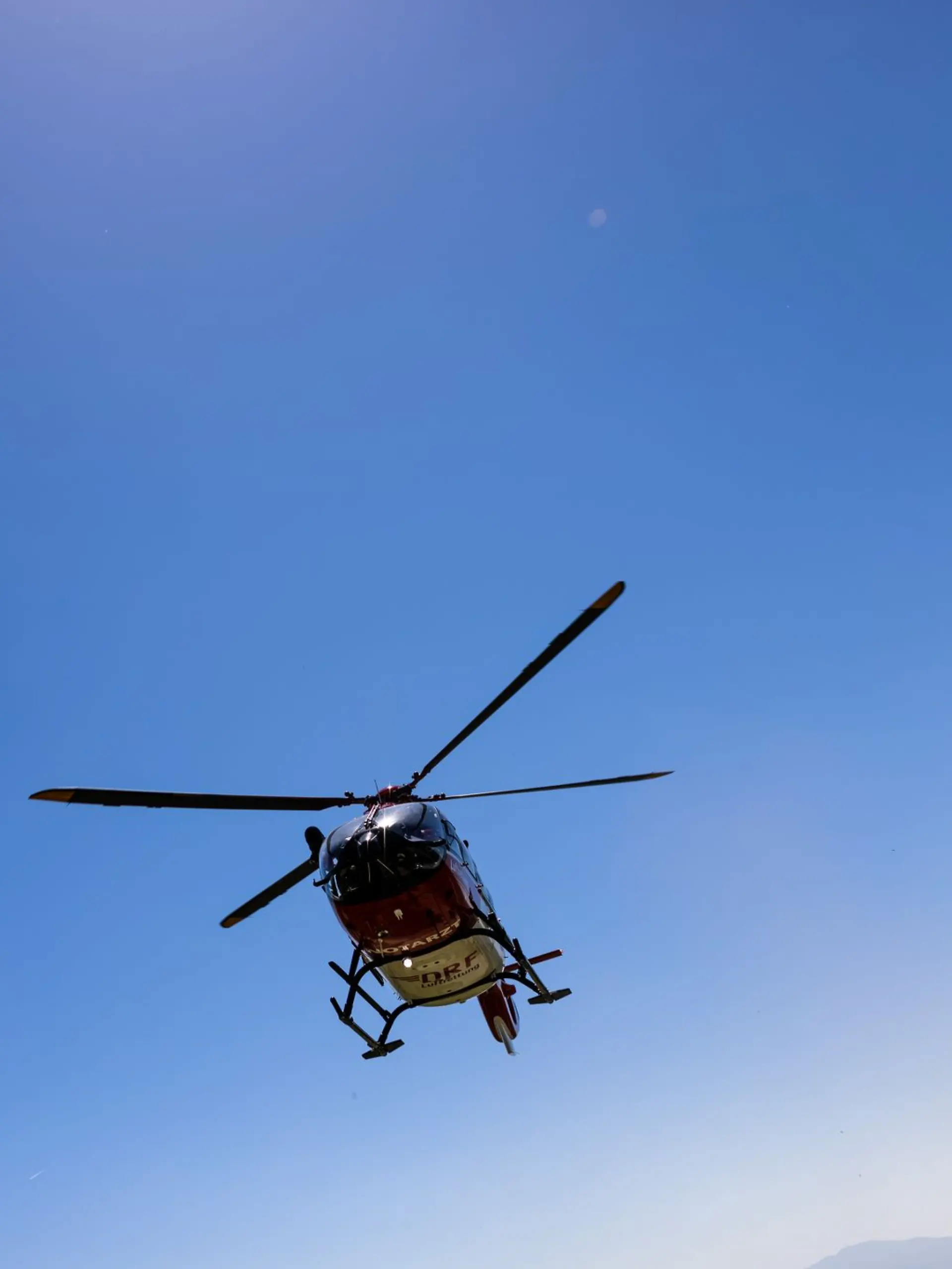 Bild zu: "Hubschrauber krachen zusammen – mindestens sechs Tote"