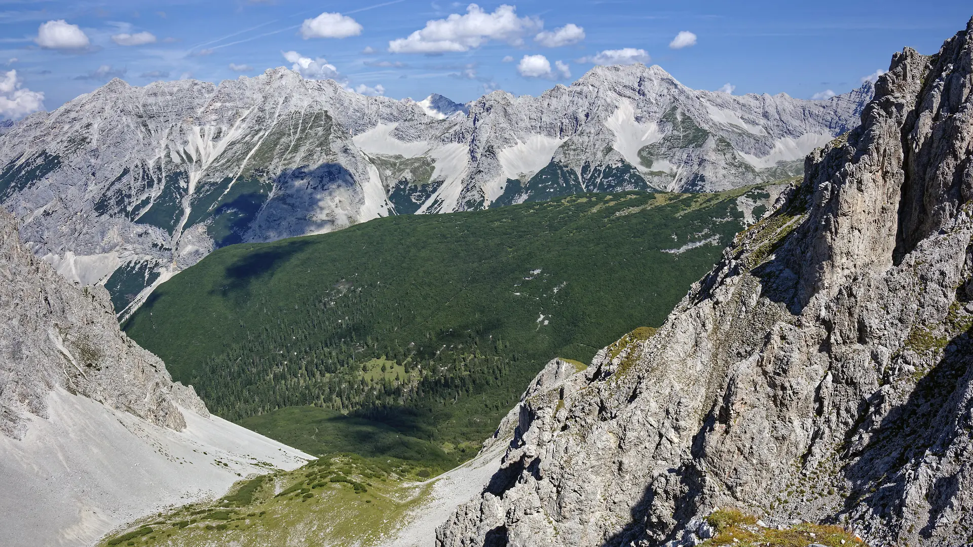 Am Hafelekar, Ausblick vom Karwendelblick der Innsbrucker Nordkette auf das Karwendelgebirge der Alpen, Alpenlandschaft, Innsbruck, Tirol, Österreich, Europa