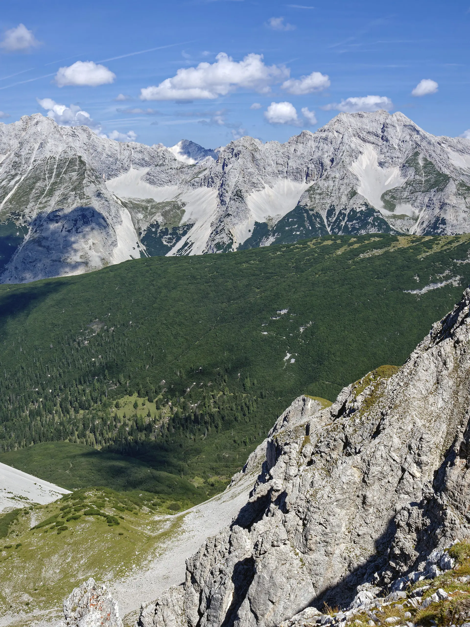 Am Hafelekar, Ausblick vom Karwendelblick der Innsbrucker Nordkette auf das Karwendelgebirge der Alpen, Alpenlandschaft, Innsbruck, Tirol, Österreich, Europa