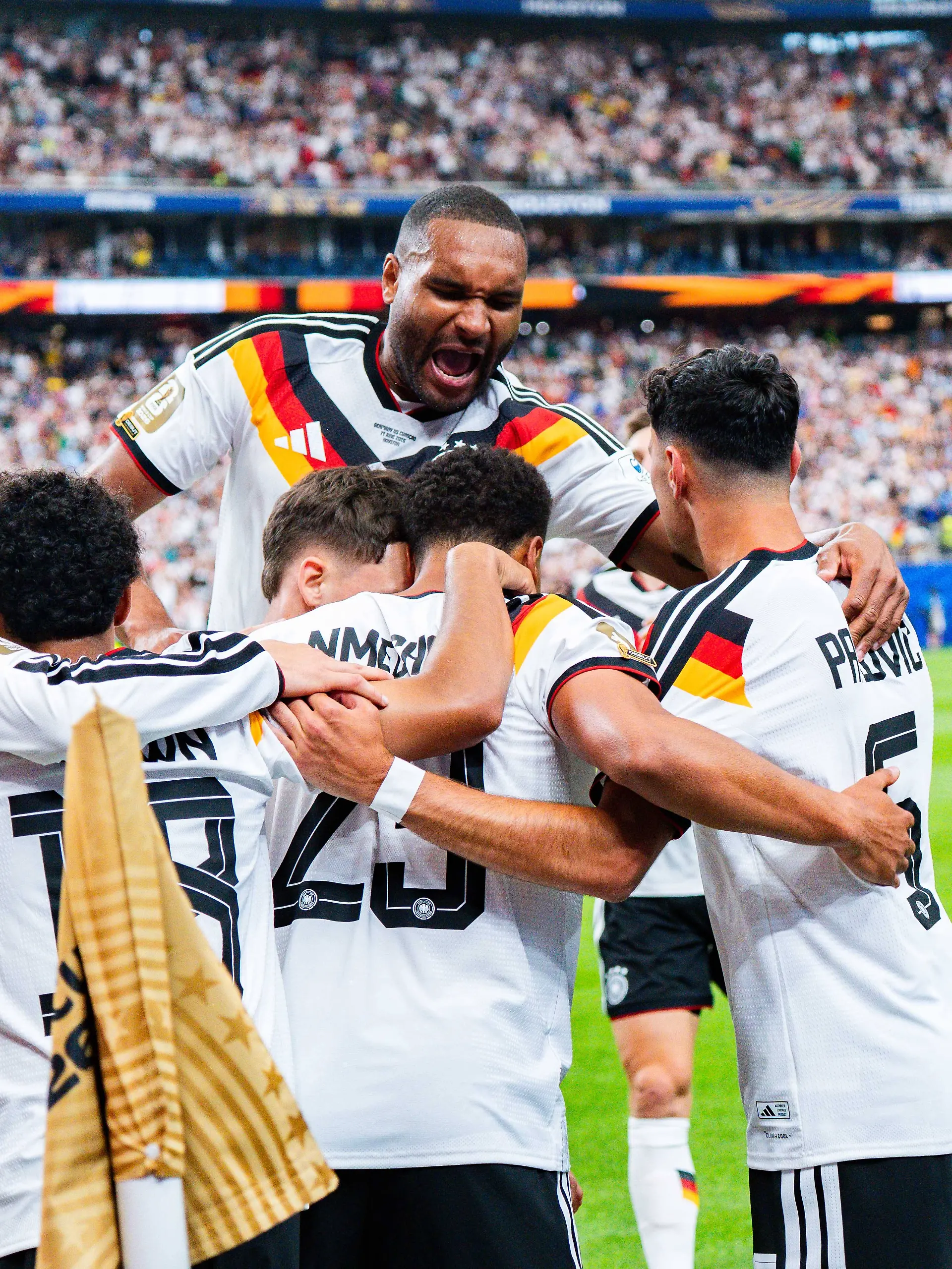 Bild zu: "3:1 in Front! Holpriges DFB-Team mit Doppelschlag vor der Halbzeit"