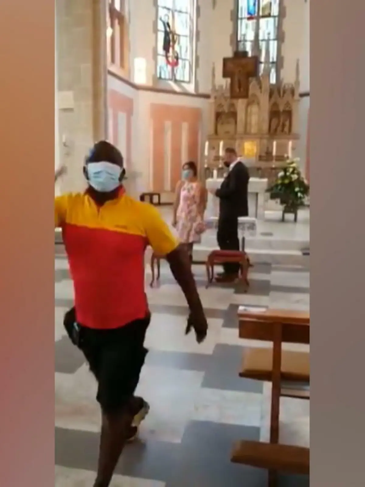 Die Gäste dieser Hochzeit hatten viel zu lachen.