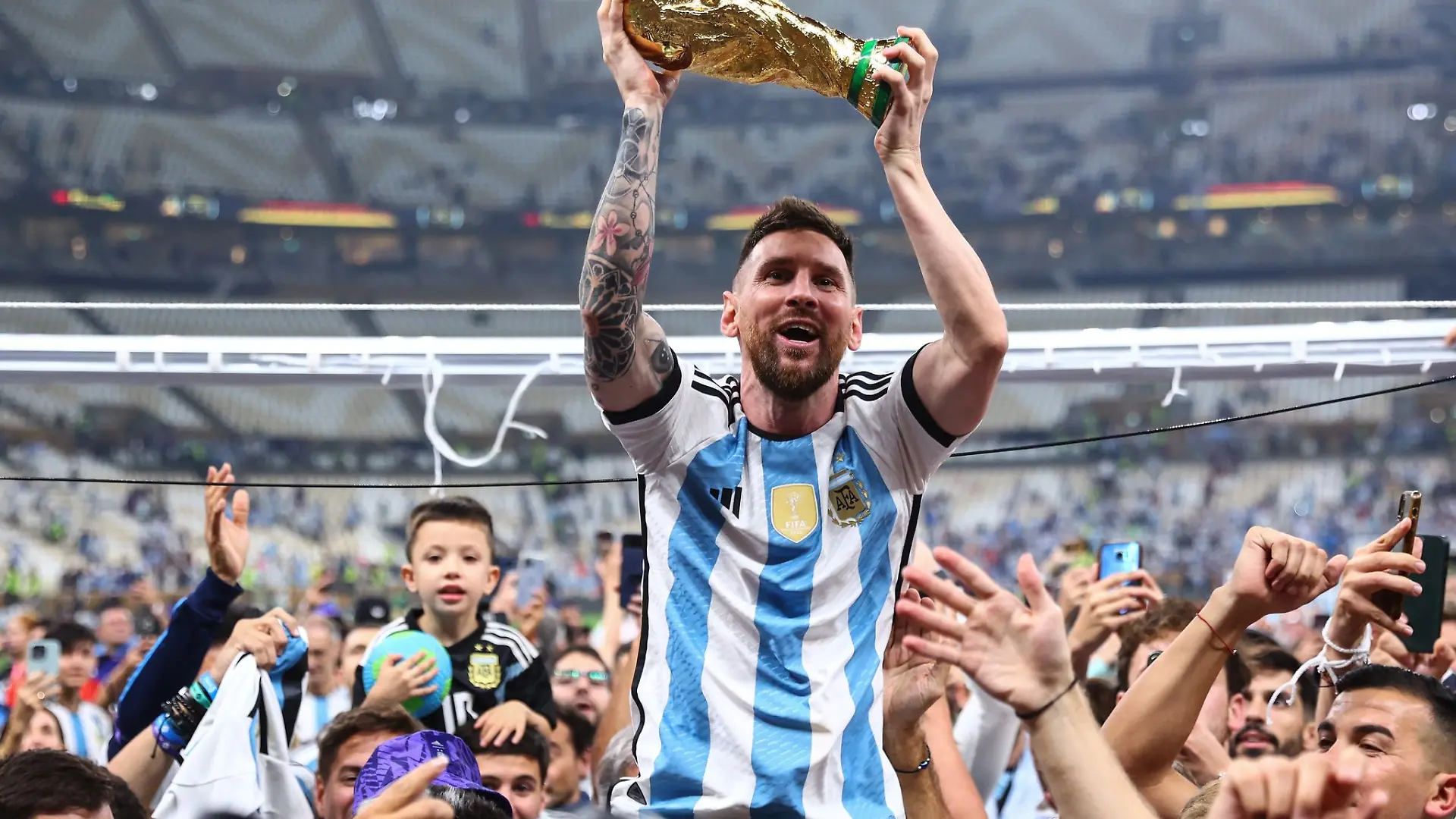 Hält Lionel Messi die Trophäe am 19. Juli wieder hoch? (Archivbild)