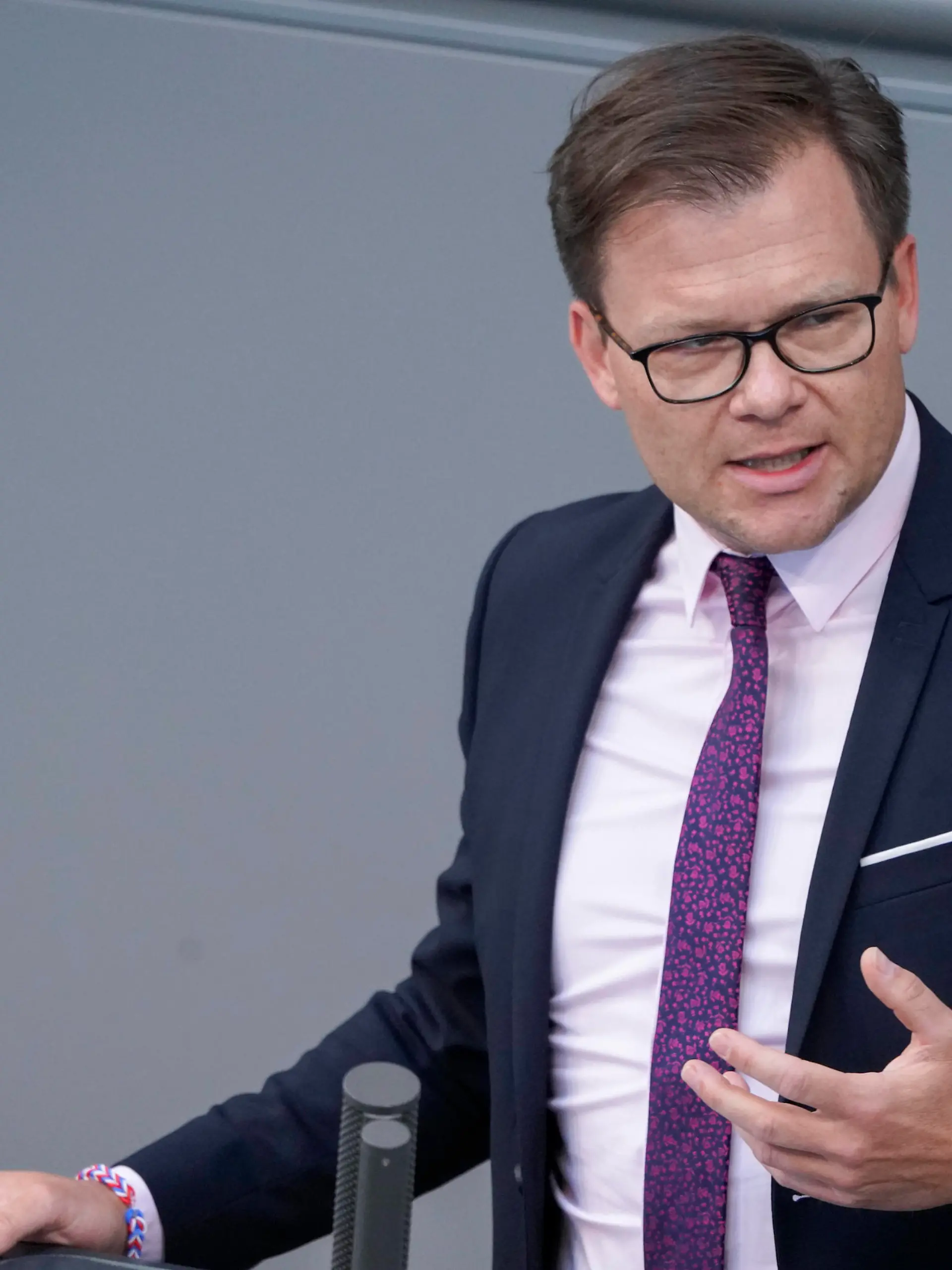 232. Bundestagssitzung und Debatte Aktuell, 09.06.2021, Berlin, Carsten Schneider Erfurt im Portrait bei seiner Rede 80. Jahrestag des ueberfalls auf die Sowjetunion bei der 232. Sitzung des Deutschen Bundestag in Berlin Berlin Berlin Deutschland *** 232 Bundestag session and debate Current, 09 06 2021, Berlin, Carsten Schneider Erfurt in portrait during his speech 80 anniversary of the invasion of the Soviet Union at the 232 session of the German Bundestag in Berlin Berlin Germany 