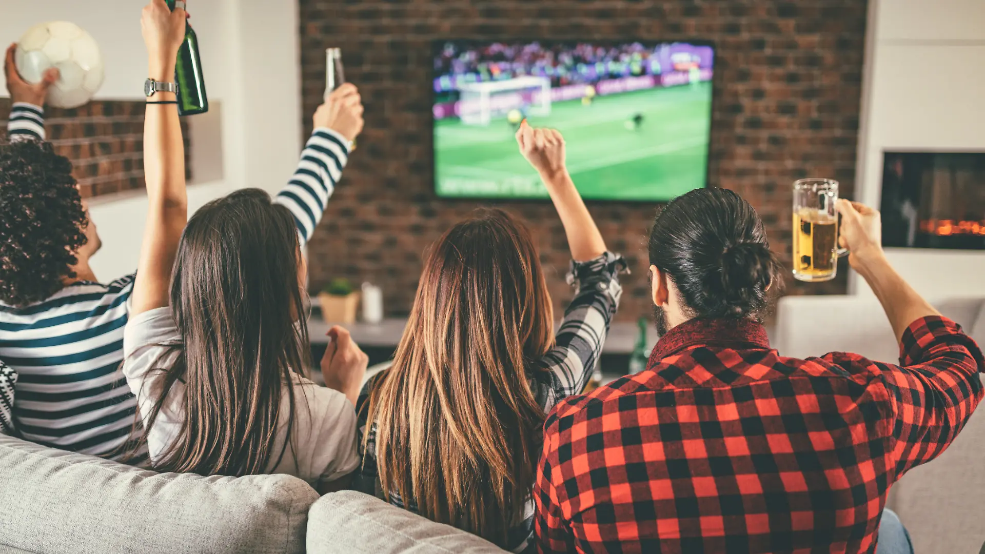 Wir haben die beste Fußball-Unterhaltung abseits der WM-Stadien für euch!