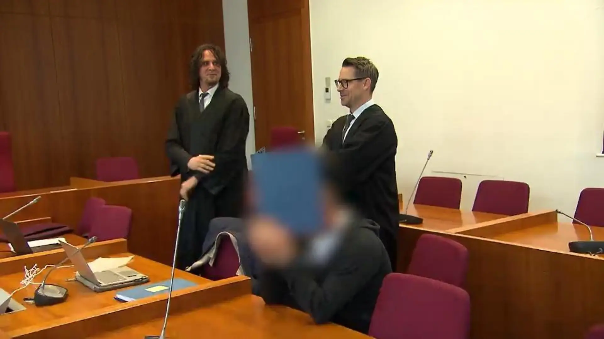 Mordprozess nach Attacke auf Ehepaar Landgericht Bonn verhandelt Fall aus Zülpich