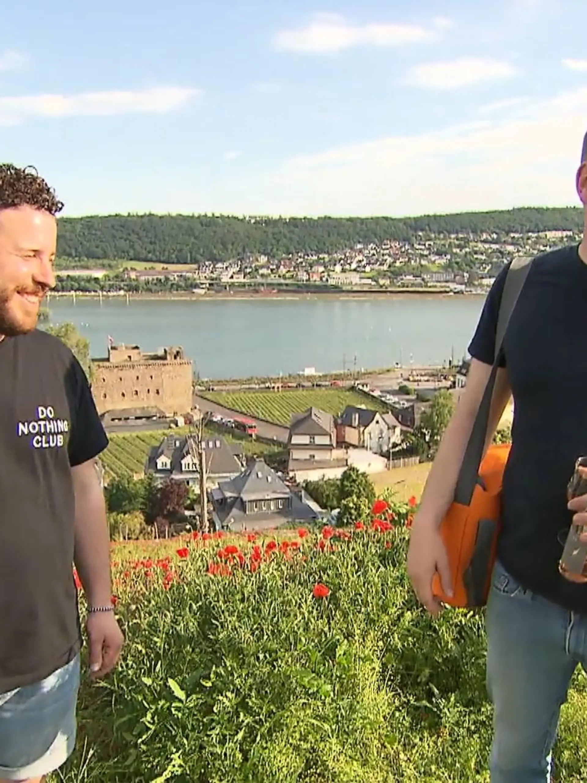 Die Weinberge vor Augen, den kühlen Sauvage in der Hand – so lässt es sich leben, findet zumindest unser Reporter Lucas Reichmann. Er hat für uns eine ganz besondere Wein-Wanderung ausprobiert: „Walk Like A Local“.