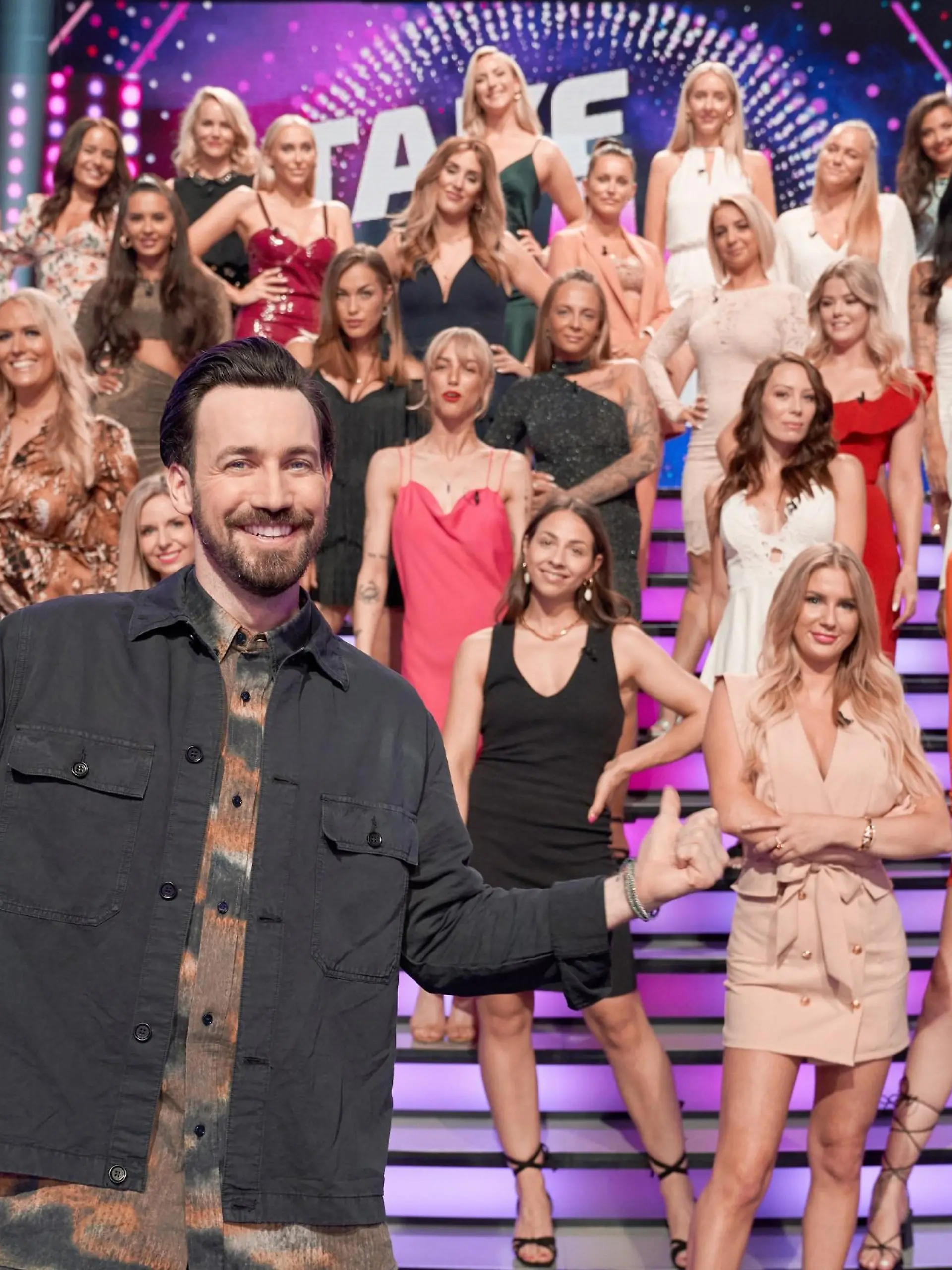 "Take Me Out XXL"-Moderator Jan Köppen und seine 30 Single-Ladies  stehen in den Startlöchern