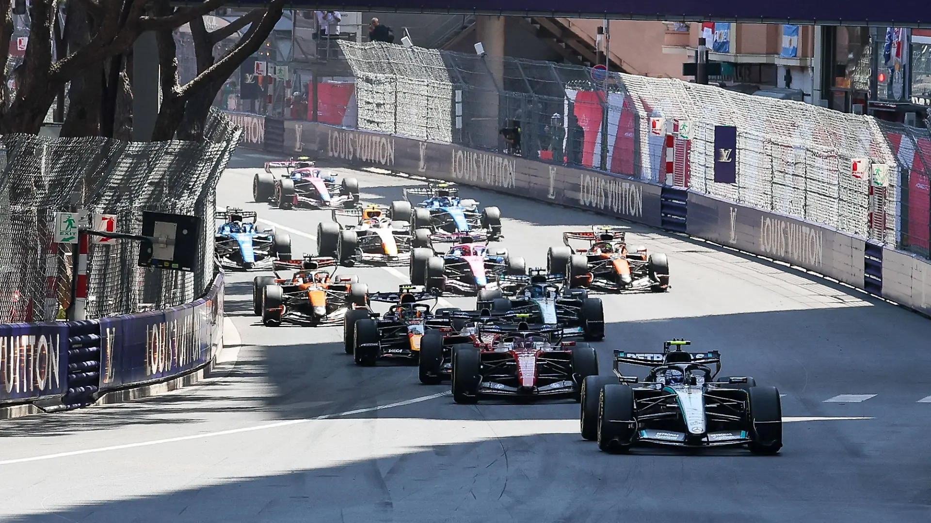 Start, Kimi Antonelli Mercedes-AMG Petronas 12, Lewis Hamilton Scuderia Ferrari HP 44, Charles Leclerc Scuderia Ferrari HP 16, Rennen, Grosser Preis von Monaco, Motorsport, Herren, Formel 1, 07.06.2026 Monte Carlo Monaco MCO *** Start, Kimi Antonelli Mercedes AMG Petronas 12 , Lewis Hamilton Scuderia Ferrari HP 44 , Charles Leclerc Scuderia Ferrari HP 16 , Race, Monaco Grand Prix, Motorsport, Men, Formula 1, 07 06 2026 Monte Carlo Monaco MCO Copyright: xkolbert-press/ChristianxKolbertx