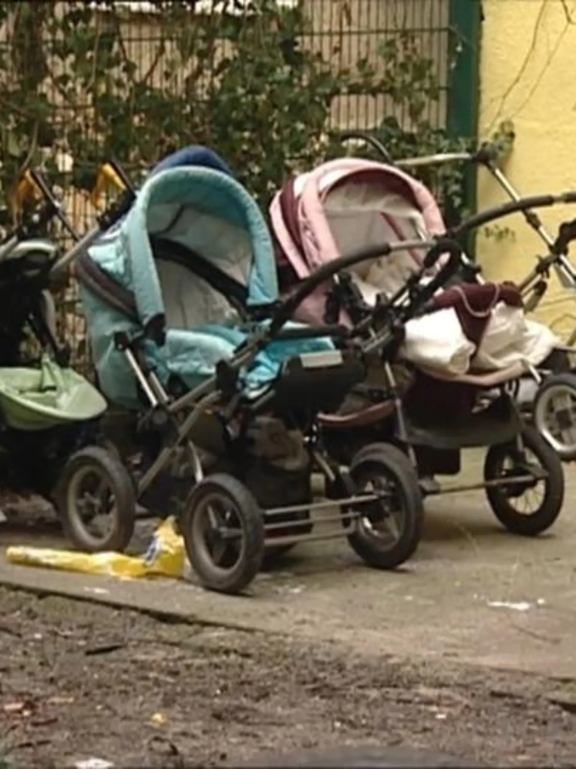 Bild zu: "Innenminister beraten über Kürzung von Kindergeld"