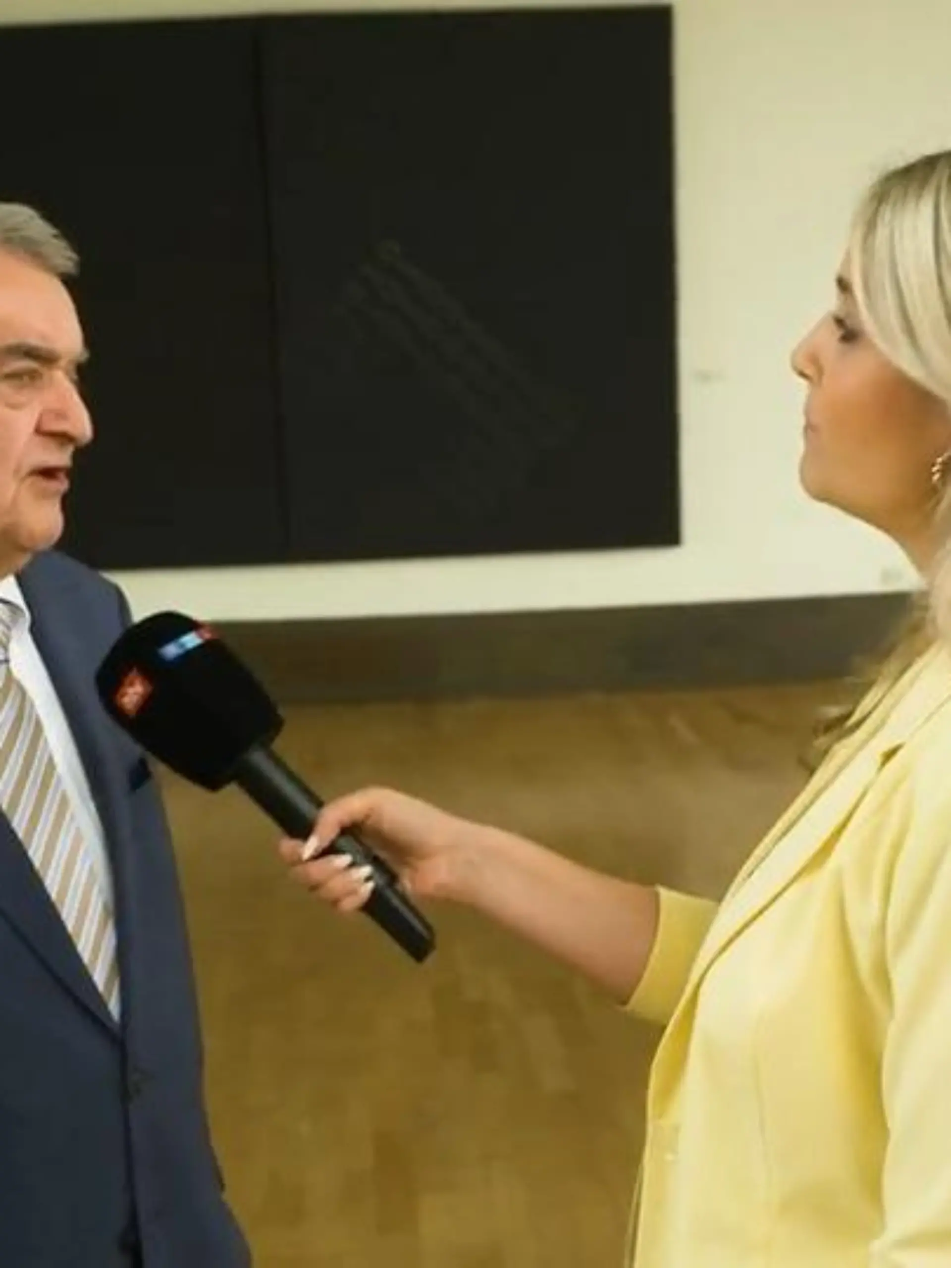 Bild zu: "Interview mit NRW-Innenminister"