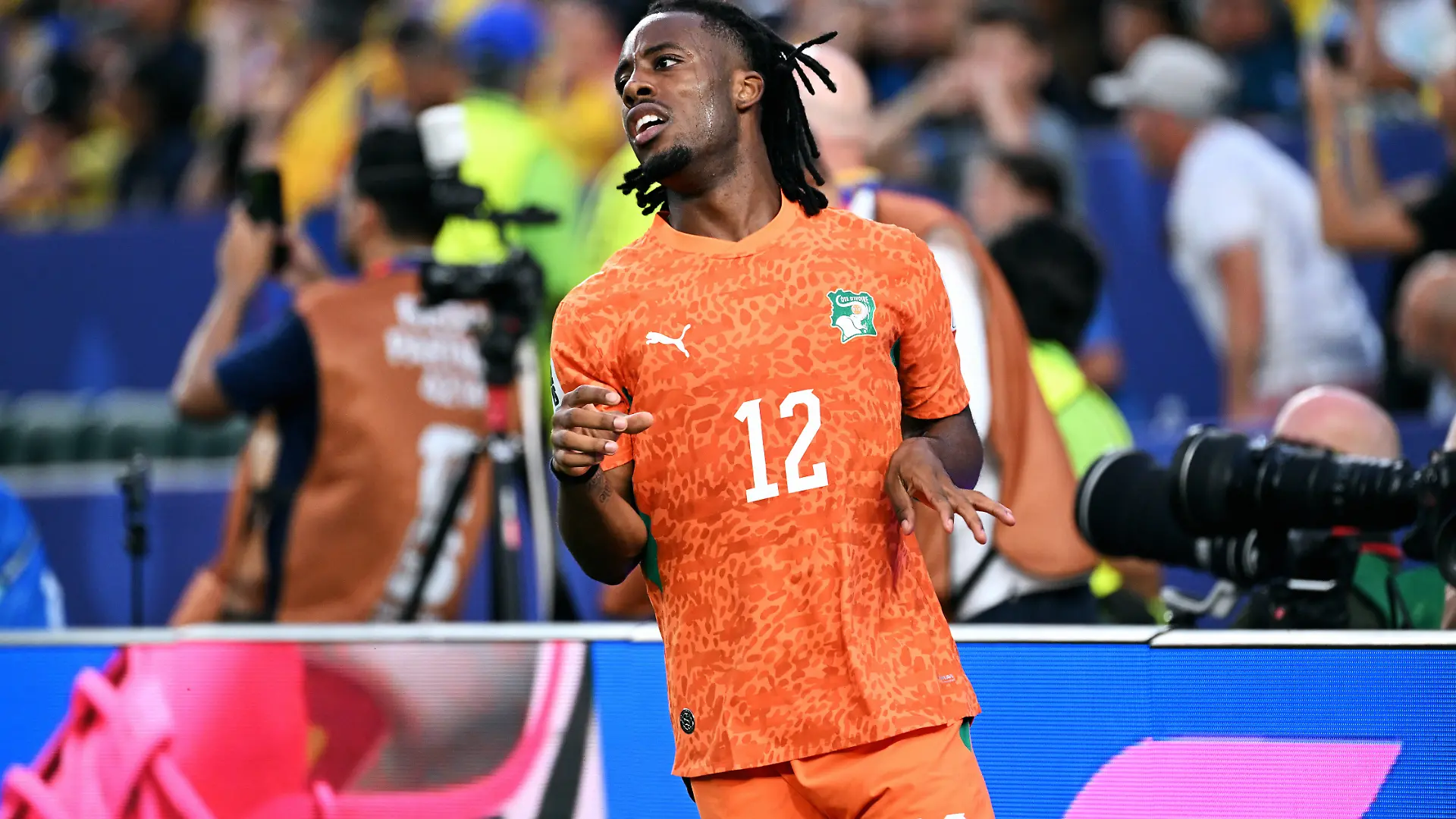Fussball, Länderspiel, Herren, FIFA World Cup, WM, Weltmeisterschaft, Fussball 2026, Fussball-Weltmeisterschaft, USA, Gruppe E, Lincoln Financial Field, Philadelphia: Elfenbeinküste - Ecuador 1:0 Elye Wahi CIV. Aktion, Einzelbild. *** Soccer, International Match, Mens, 2026 FIFA World Cup, World Cup, USA, Group E, Lincoln Financial Field, Philadelphia, Ivory Coast vs. Ecuador 10, Elye Wahi CIV, Action, Single Frame,detected_source_language