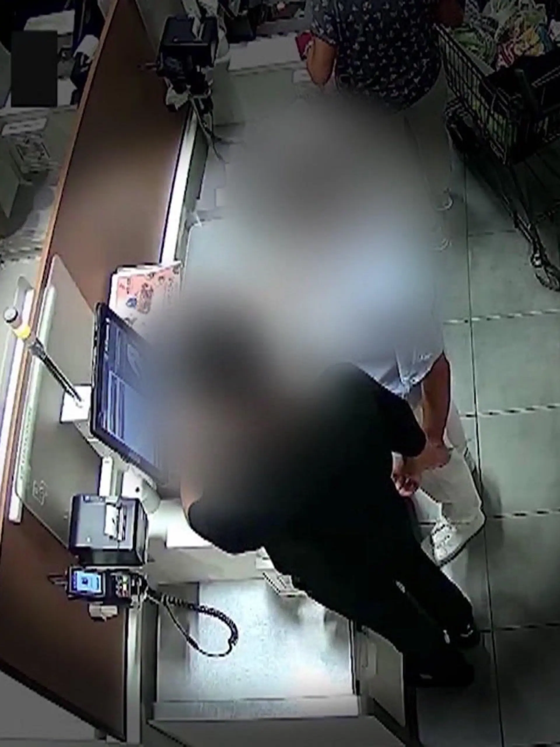 Bild zu: "Mache ich mich strafbar, wenn ich was an der SB-Kasse übersehe?"