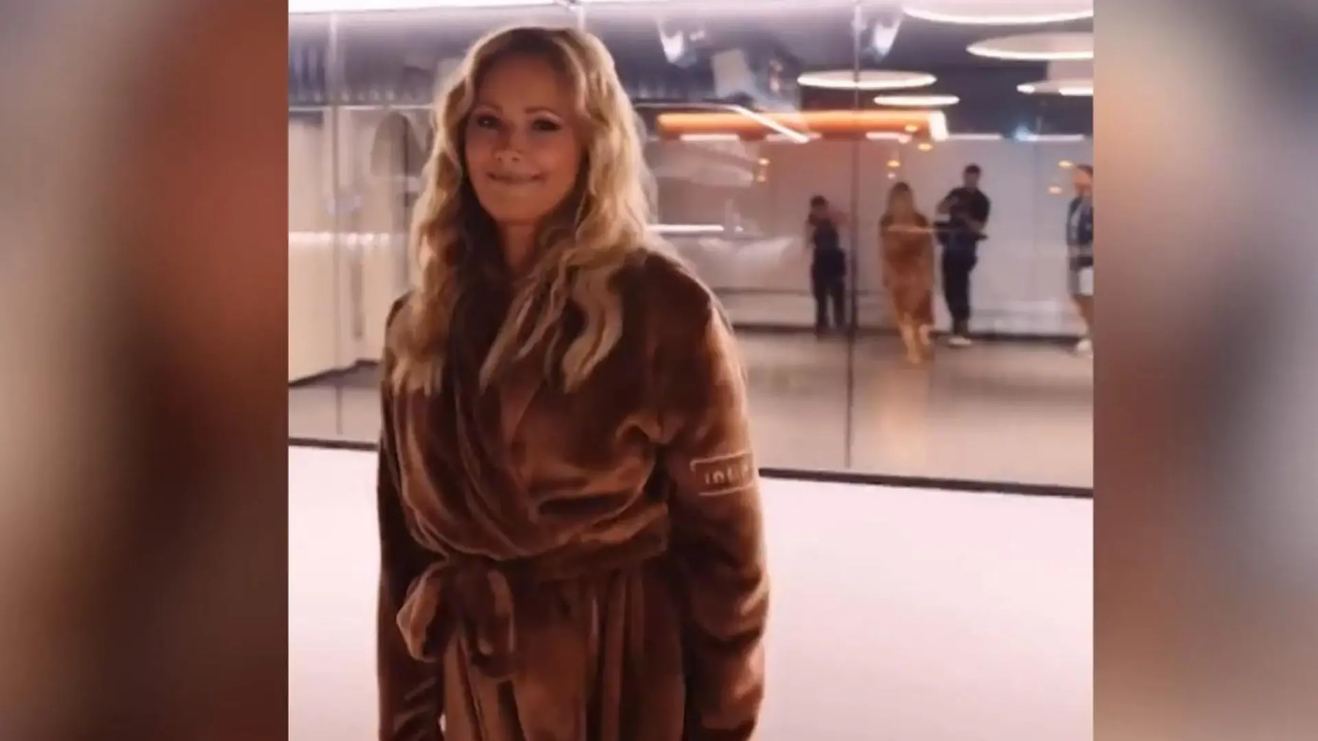 Vor ihrem Auftritt! DAS macht Helene Fischer im Plüsch-Bademantel Schlagerqueen kommt an ihre Grenzen