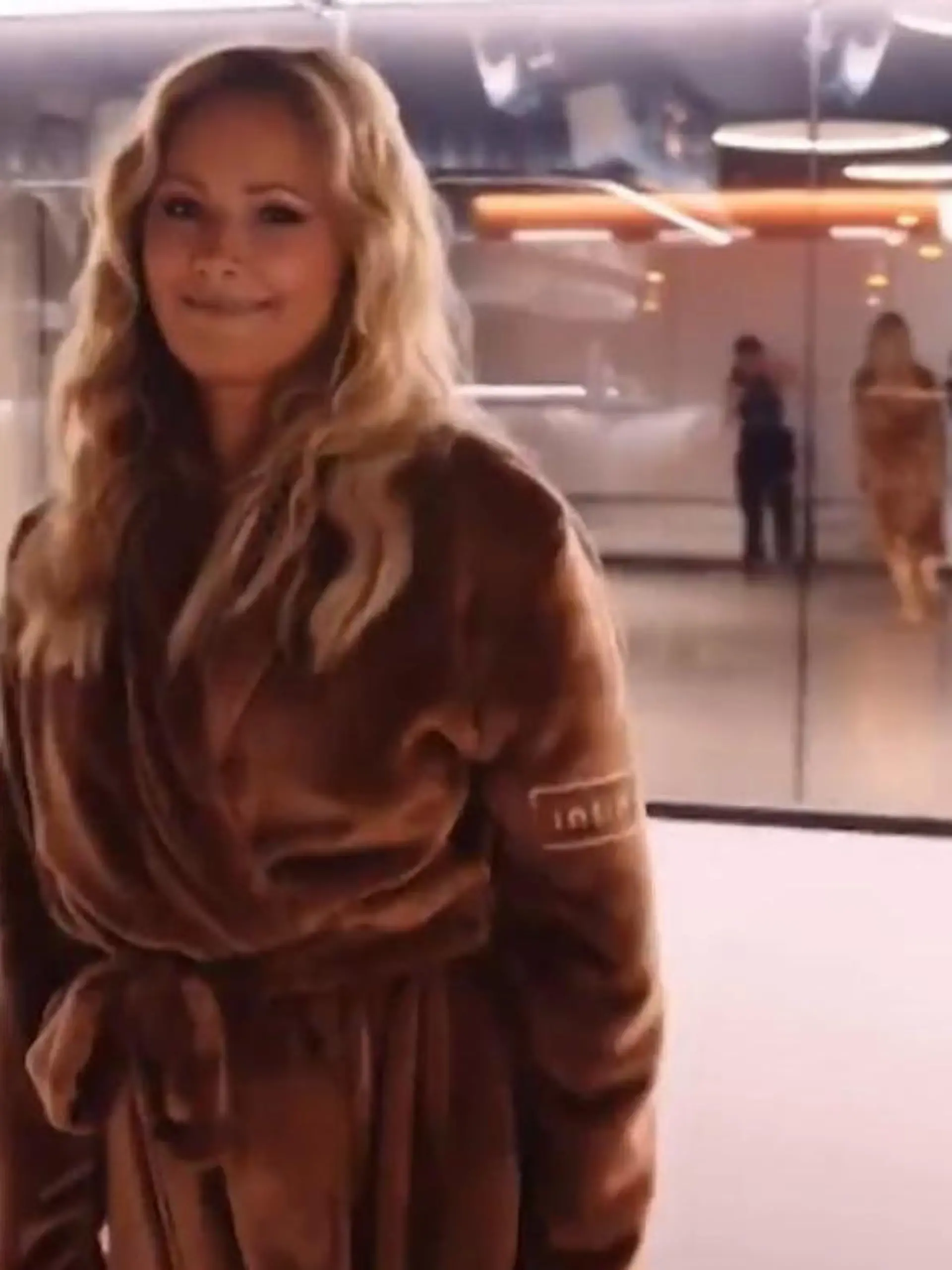 Bild zu: "Vor ihrem Auftritt! DAS macht Helene Fischer im Plüsch-Bademantel"