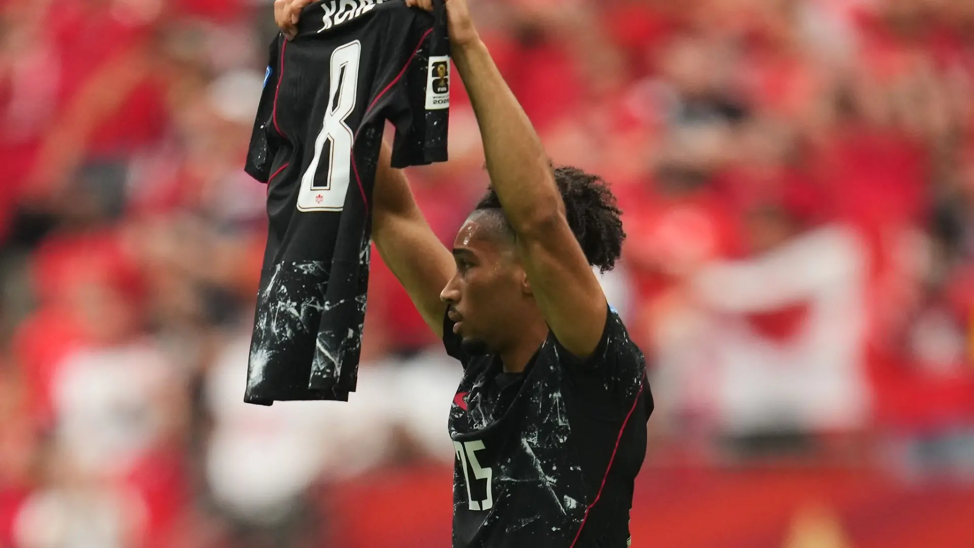 Einwechselspieler Saliba widmet sein Tor dem Teamkollegen.