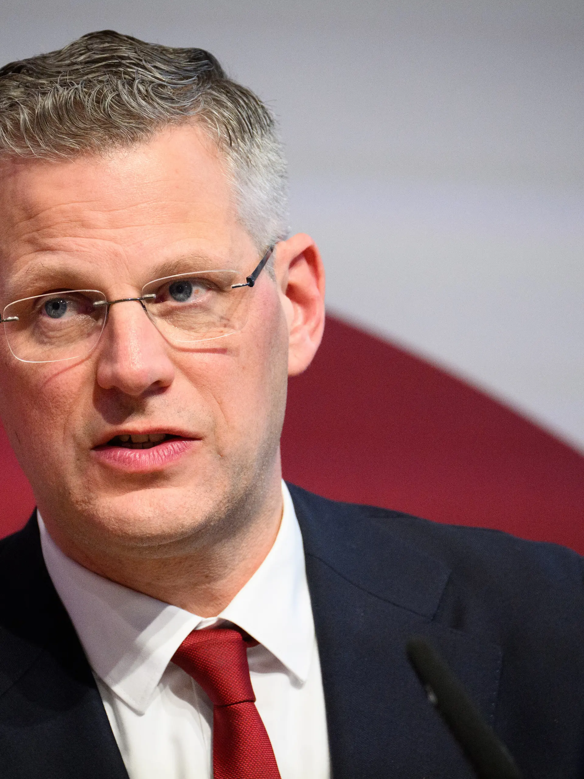 Christoph de Vries (CDU), Parlamentarischer Staatssekretär im Bundesministerium des Innern, spricht beim 21. Symposium des Bundesamts für Verfassungsschutz (BfV). (zu dpa: «Buttersäureanschlag auf Auto von Staatssekretär in Hamburg») +++ dpa-Bildfunk +++