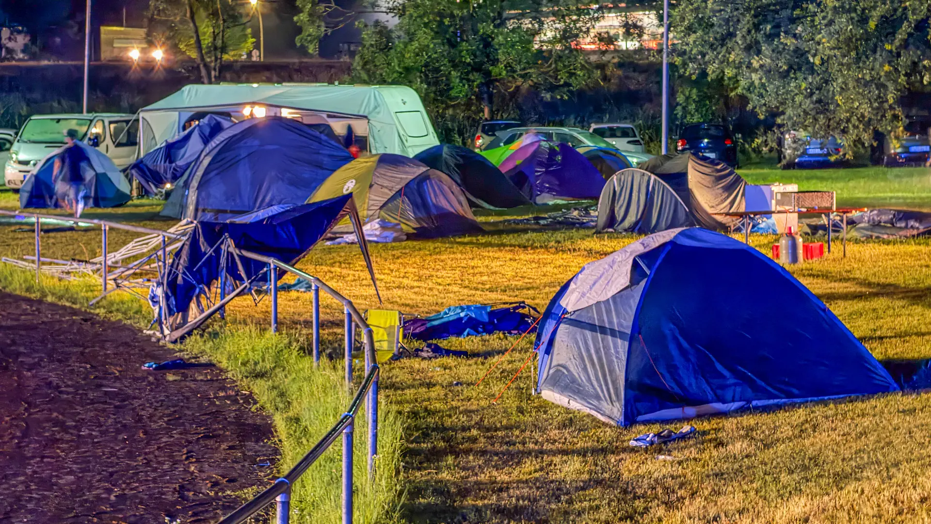 Mehrere Verletzte nach Blitzeinschlag auf Sportplatz in Rastatt-Niederbühl
