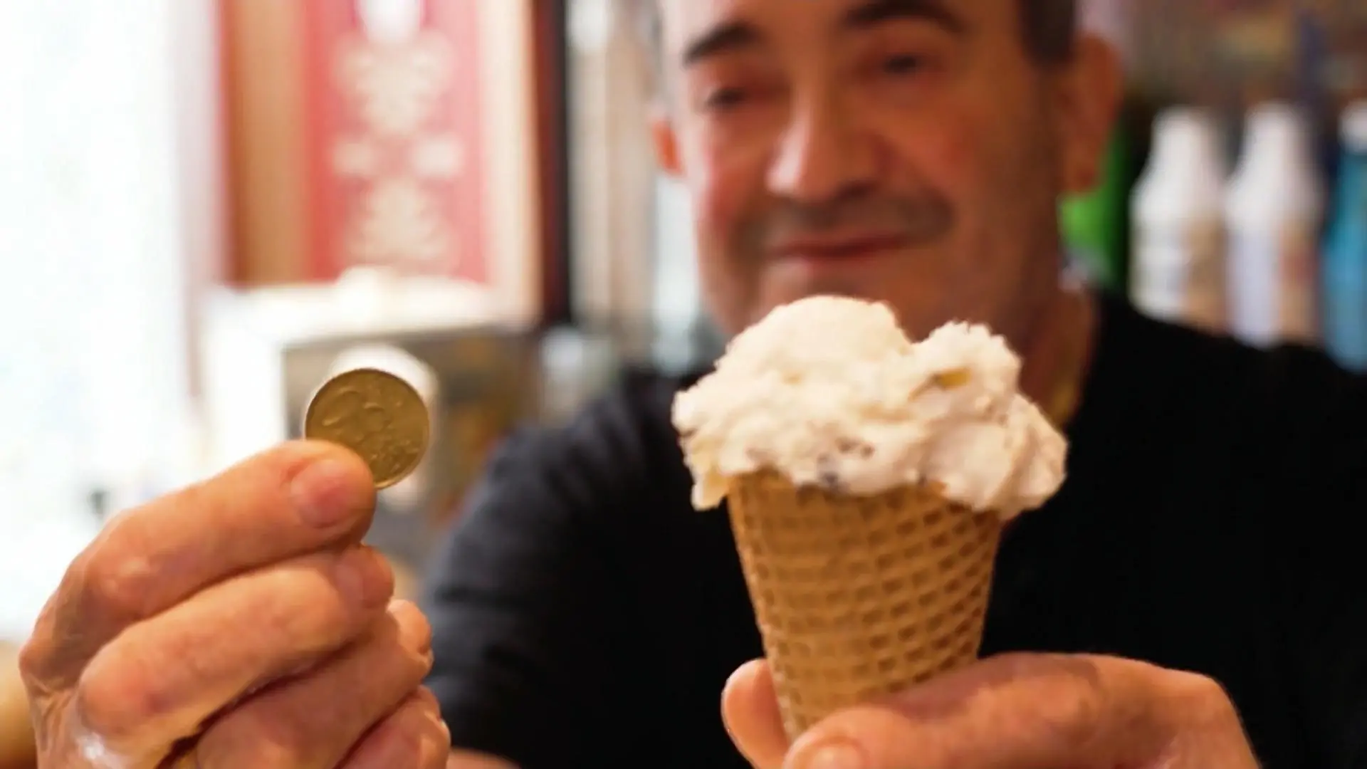 Während andere erhöhen: Hier kostet Eis 50 Cent Eisdiele trotzt dem Preiswahnsinn