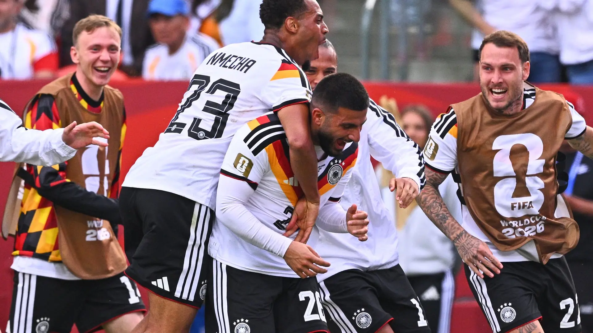 Deniz Undav (M) rettet die deutsche Mannschaft.