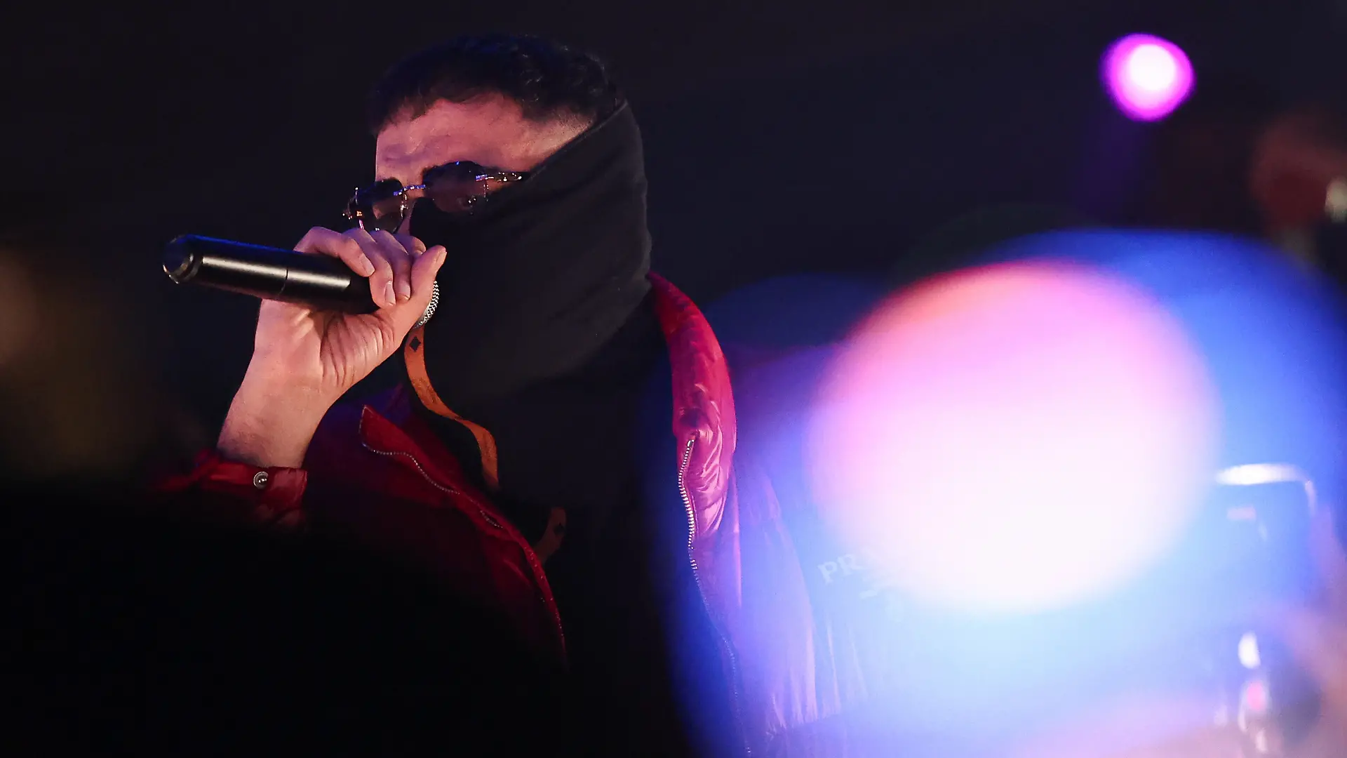 Der Rapper Haftbefehl tritt im La Louve in Gießen auf. +++ dpa-Bildfunk +++