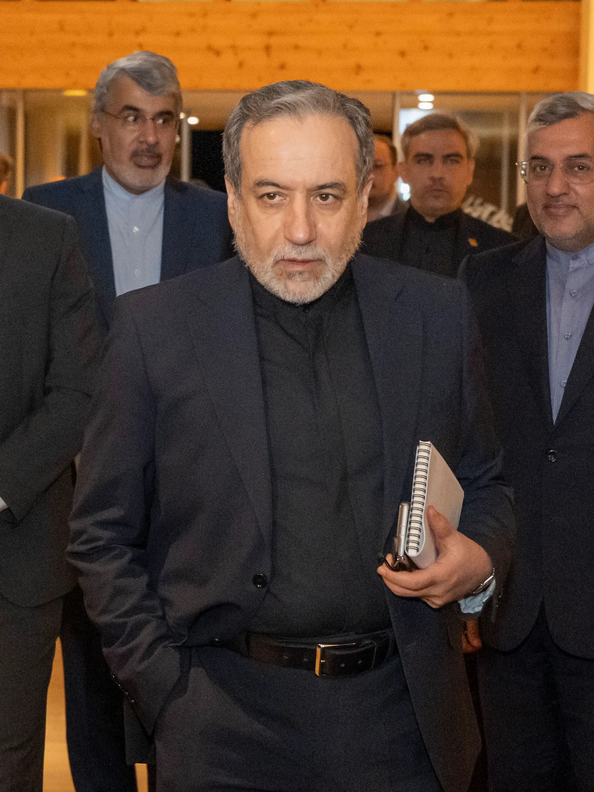 Der iranische Außenminister Seyyed Abbas Araghtschi im Ferienresort Bürgenstock. Nach der Unterzeichnung eines Rahmenabkommens zum Frieden in Frankreich in dieser Woche treffen sich die Delegationen der USA und des Iran im Resort Buergenstock, um unter Beteiligung der Vermittler Pakistan und Katar weitere Einzelheiten und technische Fragen zu erörtern. +++ dpa-Bildfunk +++