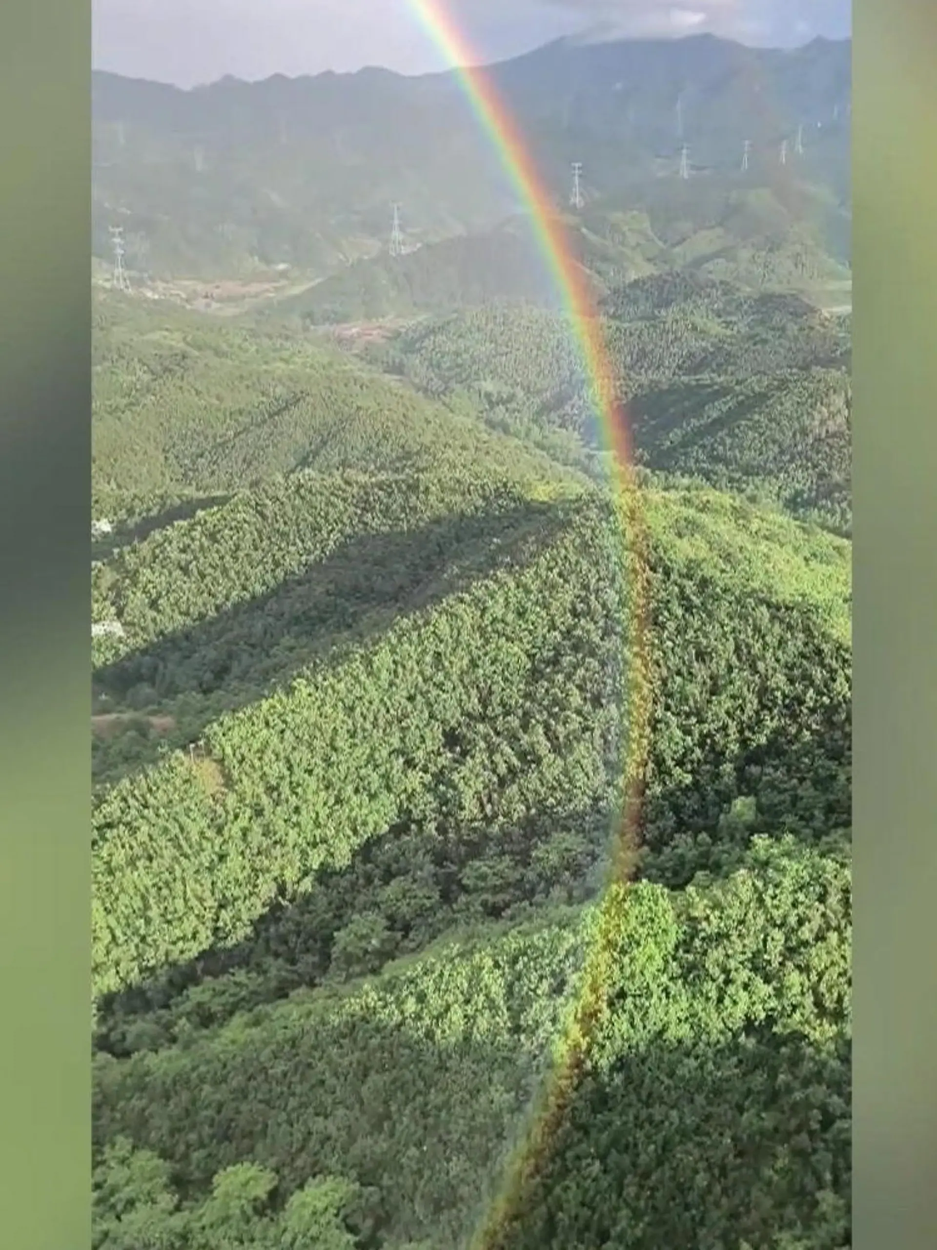 Bild zu: "Seltenes Naturschauspiel! SO einen Regenbogen sieht man fast nie"