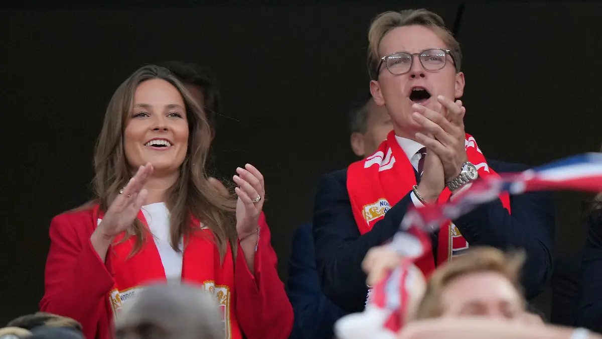 norwegen-royals-in-den-usa-ingrid-alexandra-und-sverre-magnus-bei-wm-spiel-gegen-senegal