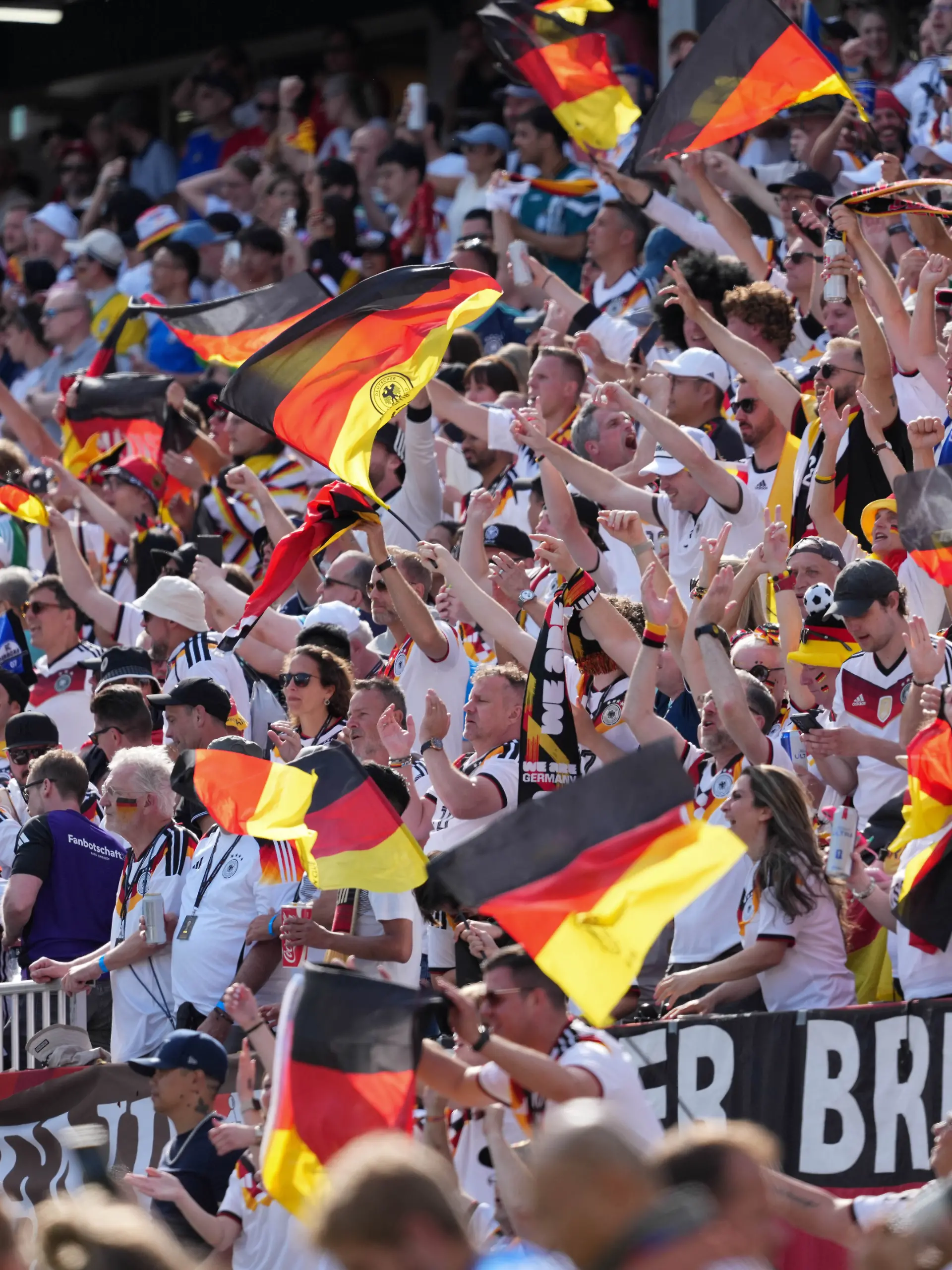 Deutsche Fans im Stadion von Toronto
